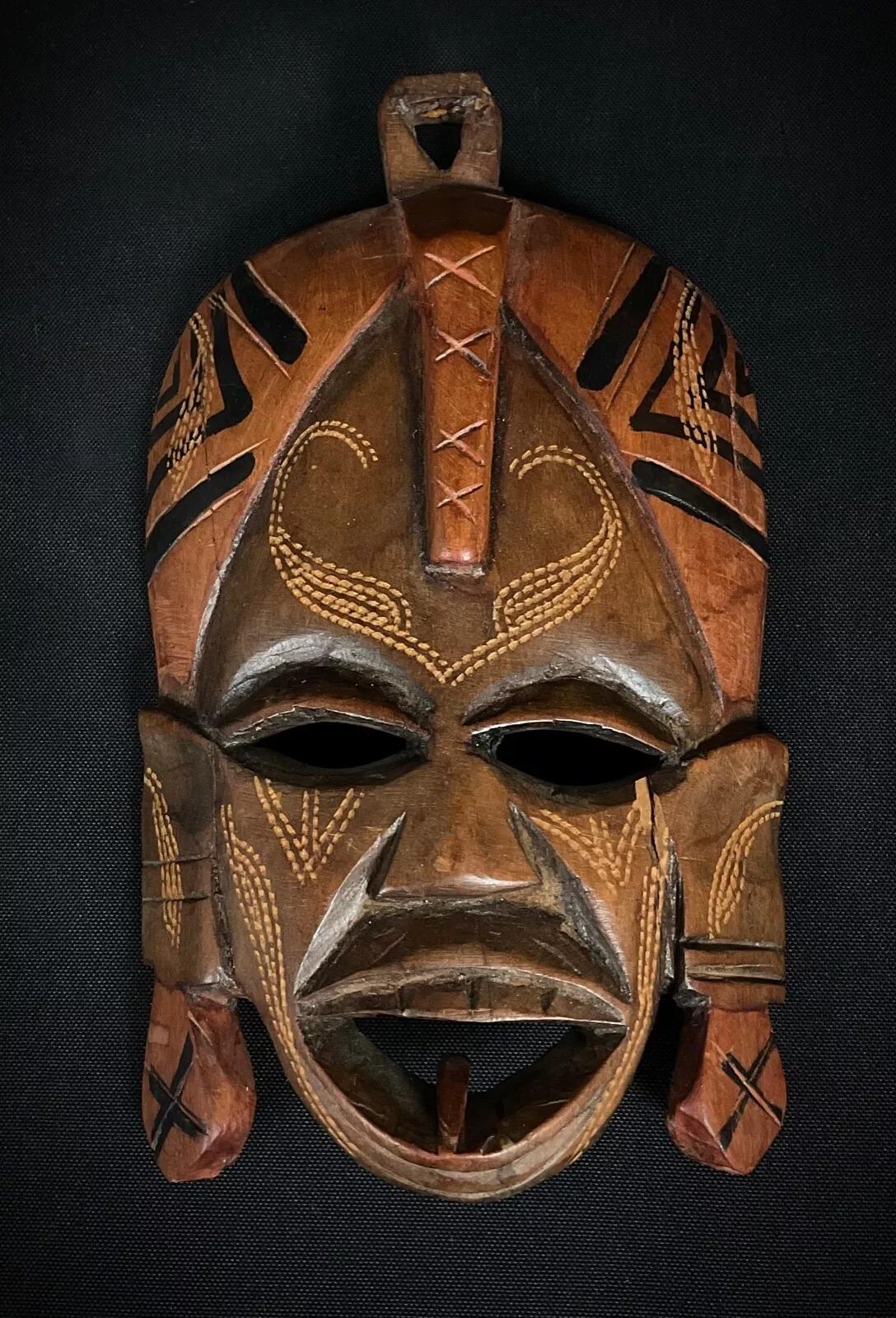 Afrikanische Holzmaske „Jambo Kenya“ aus Afrika, Vintage 1991, 2Y361 (Französisch) im Angebot