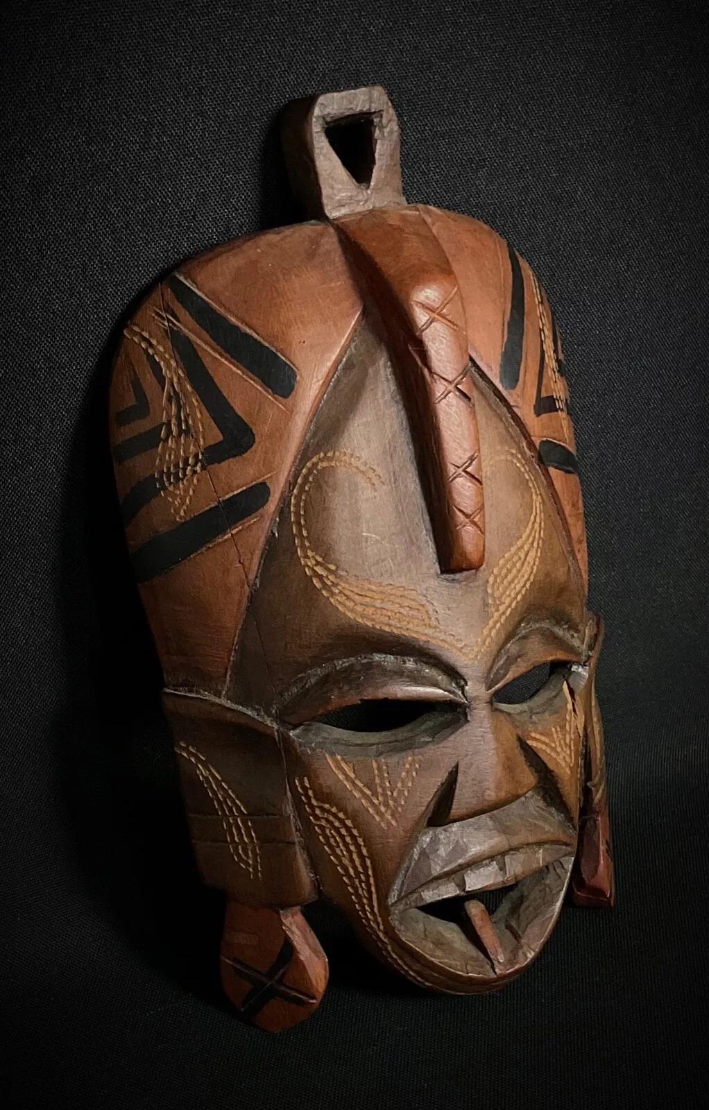 Afrikanische Holzmaske „Jambo Kenya“ aus Afrika, Vintage 1991, 2Y361 (Ende des 20. Jahrhunderts) im Angebot