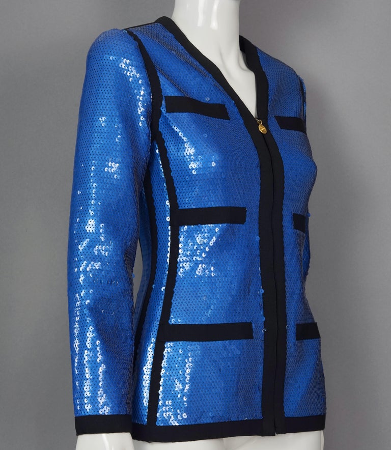 Vintage 1991 CHANEL Blue Sequin Scuba Jacket In Excellent Condition For Sale In Kingersheim, Alsace