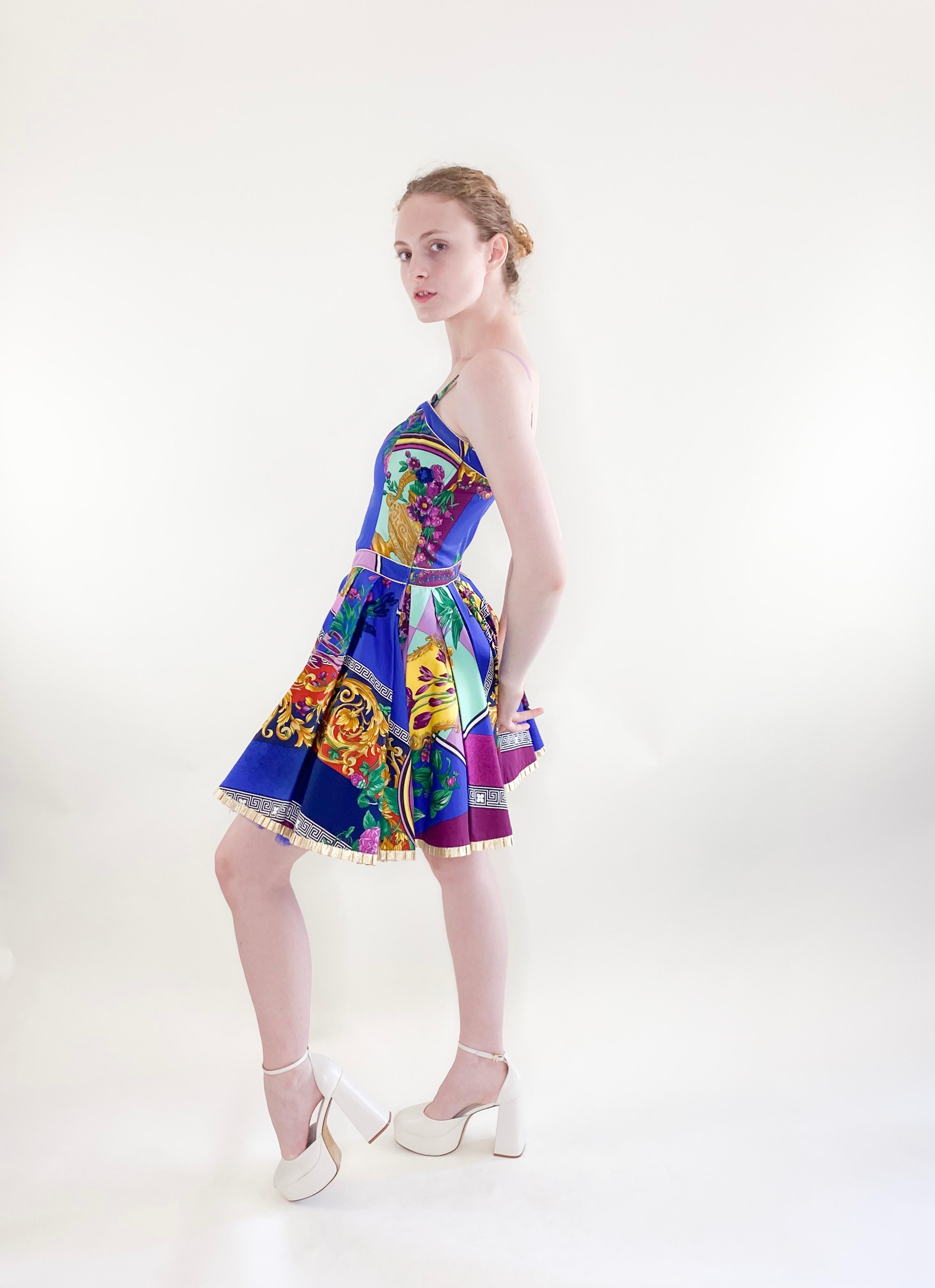 Vintage 1992 Spring Ready to Wear Versace Jeans Couture Cotton Baroque Dress In Excellent Condition For Sale In Los Angeles, CA