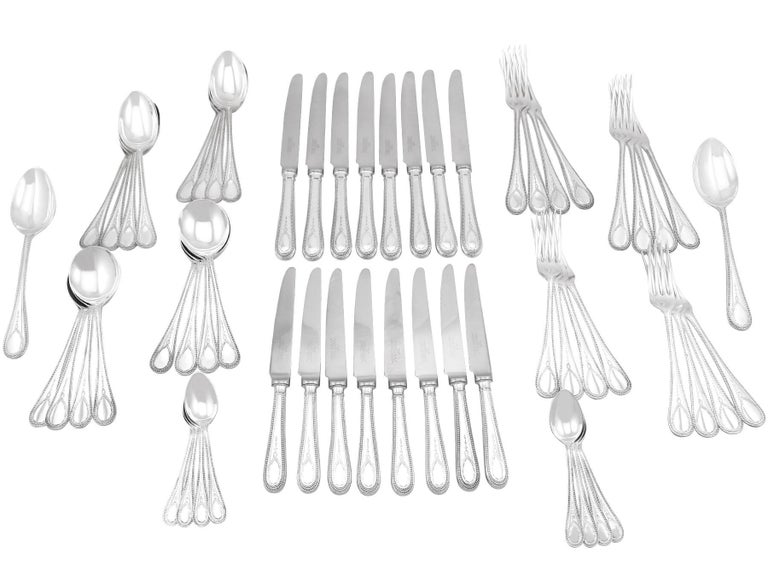 Vintage 1992 Sterling Silver Canteen of Cutlery for Eight Persons For Sale 7