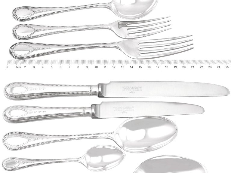 Late 20th Century Vintage 1992 Sterling Silver Canteen of Cutlery for Eight Persons For Sale