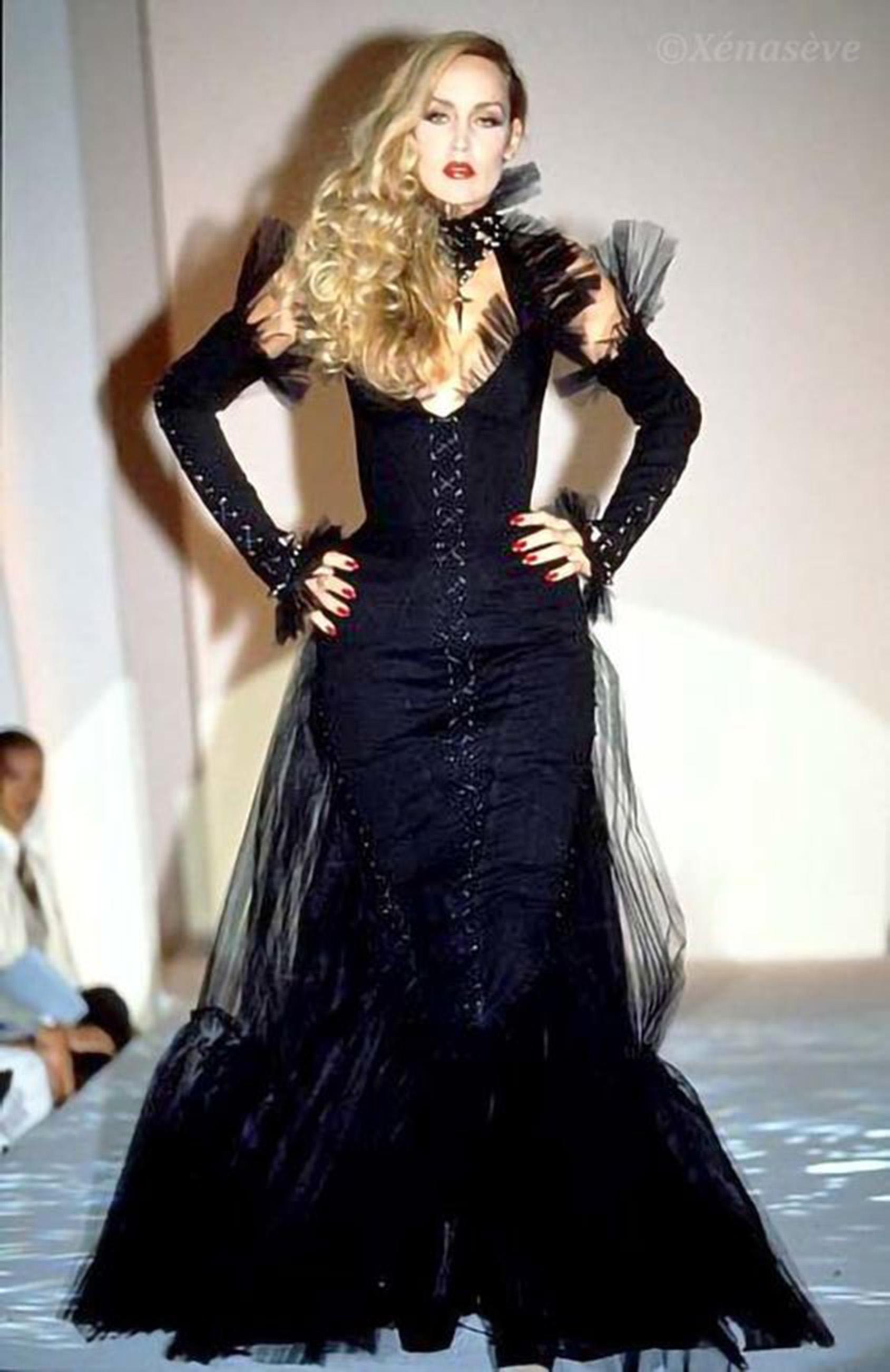 Vintage 1992 Thierry Mugler Couture Stretch Silk & Tulle Bustier Hourglass Gown  For Sale 1