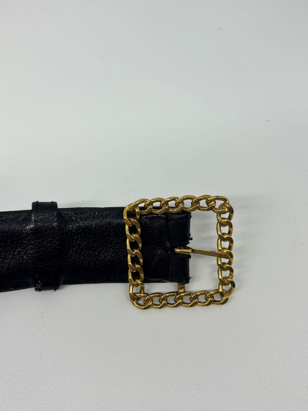 Vintage 1993 Cintura trapuntata in pelle nera taglia 75 in vendita 1