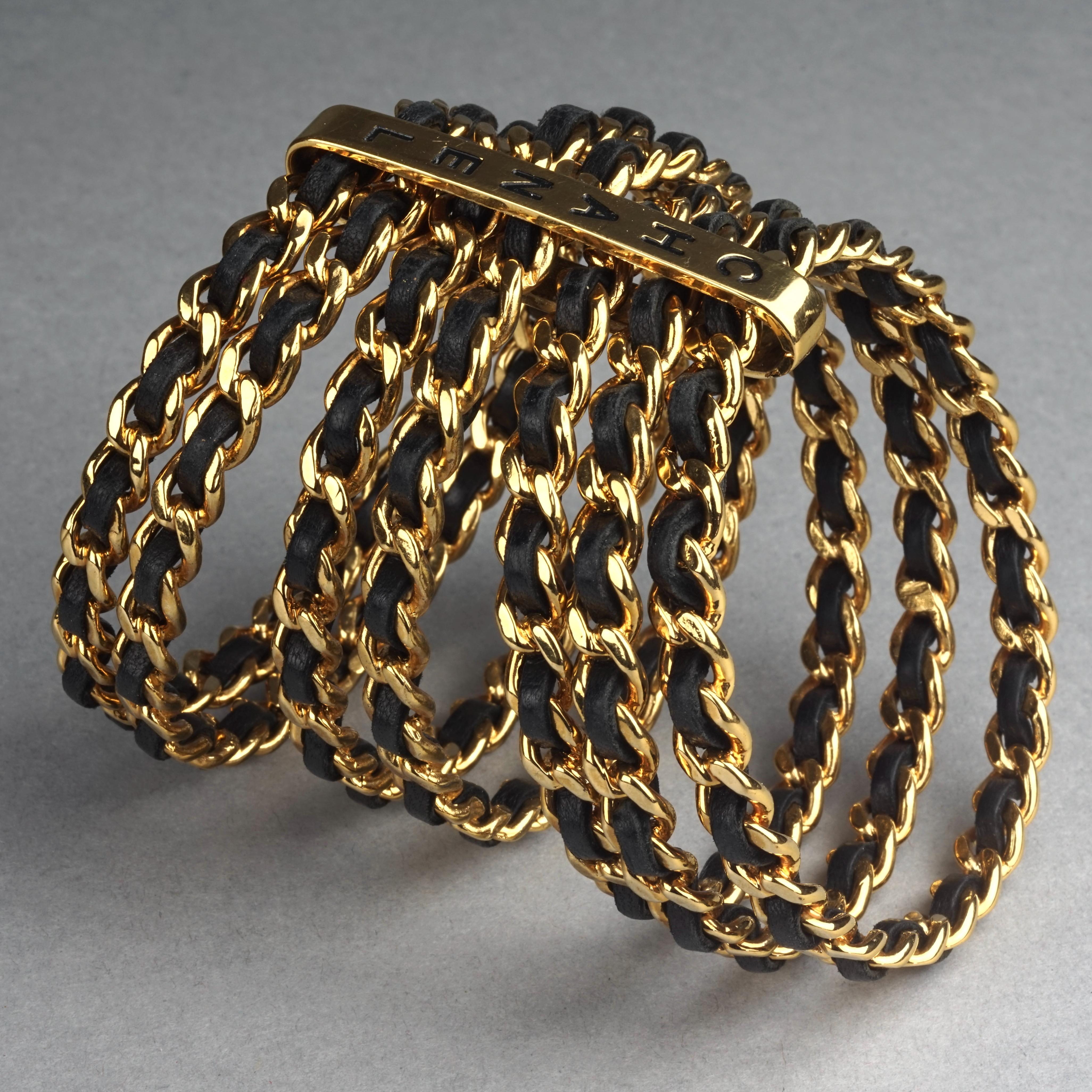 Vintage 1993 CHANEL 7 Stacked Bangles Chain Leather Wide Cuff Bracelet In Excellent Condition In Kingersheim, Alsace