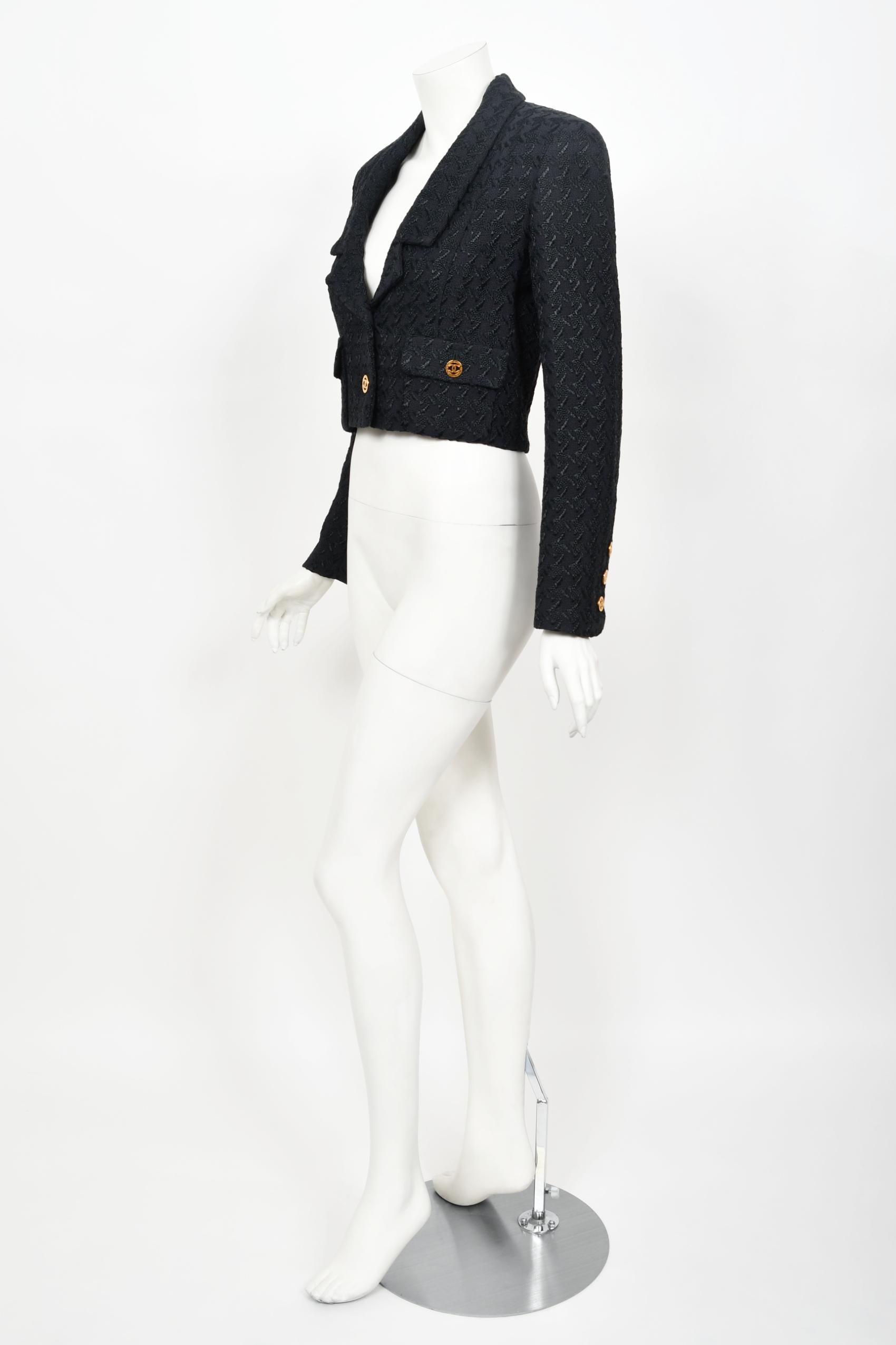 Women's Vintage 1993 Chanel by Karl Lagerfeld Runway Midnight Blue Wool Cropped Jacket 