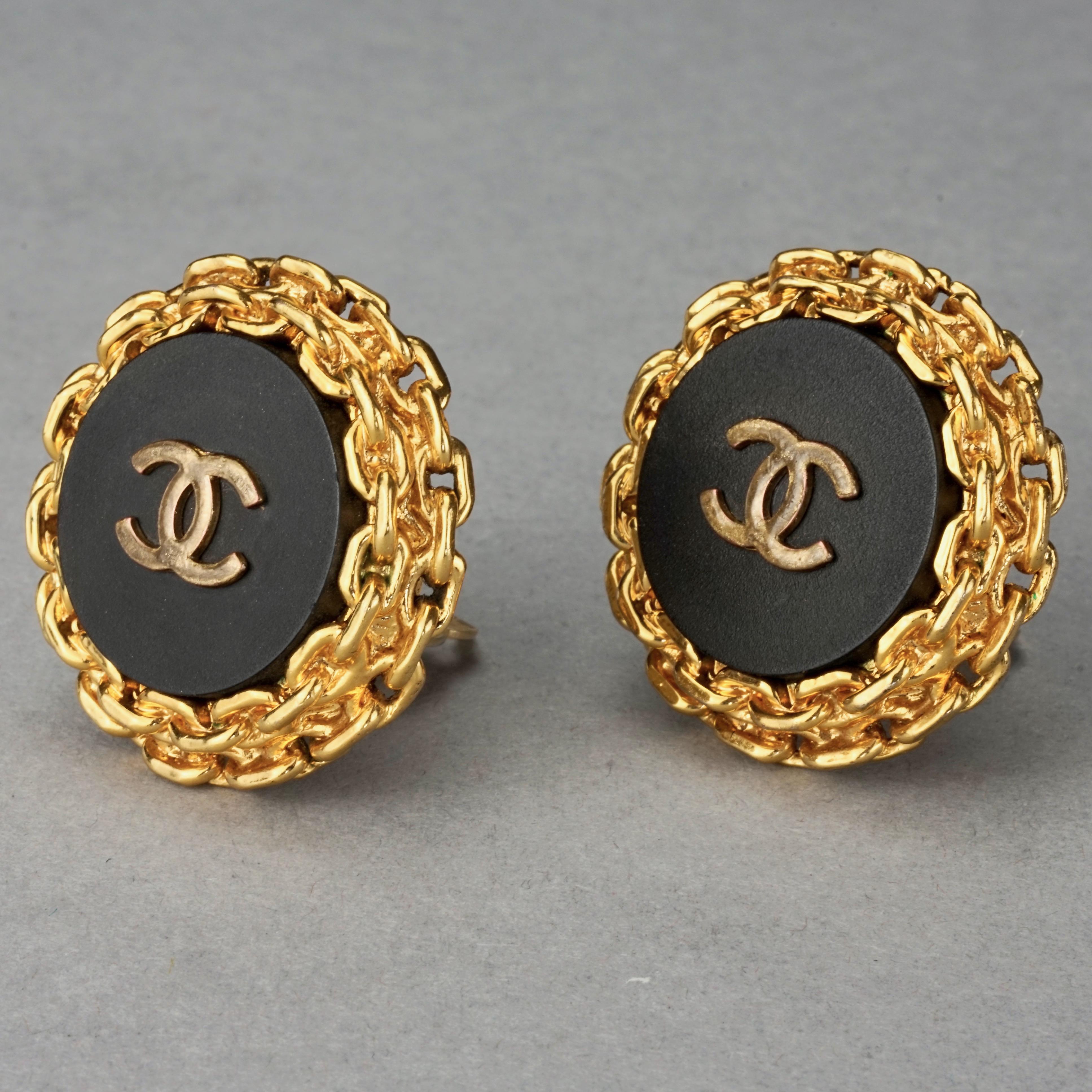 Vintage 1993 CHANEL CC Logo Disc Chain Earrings For Sale 1