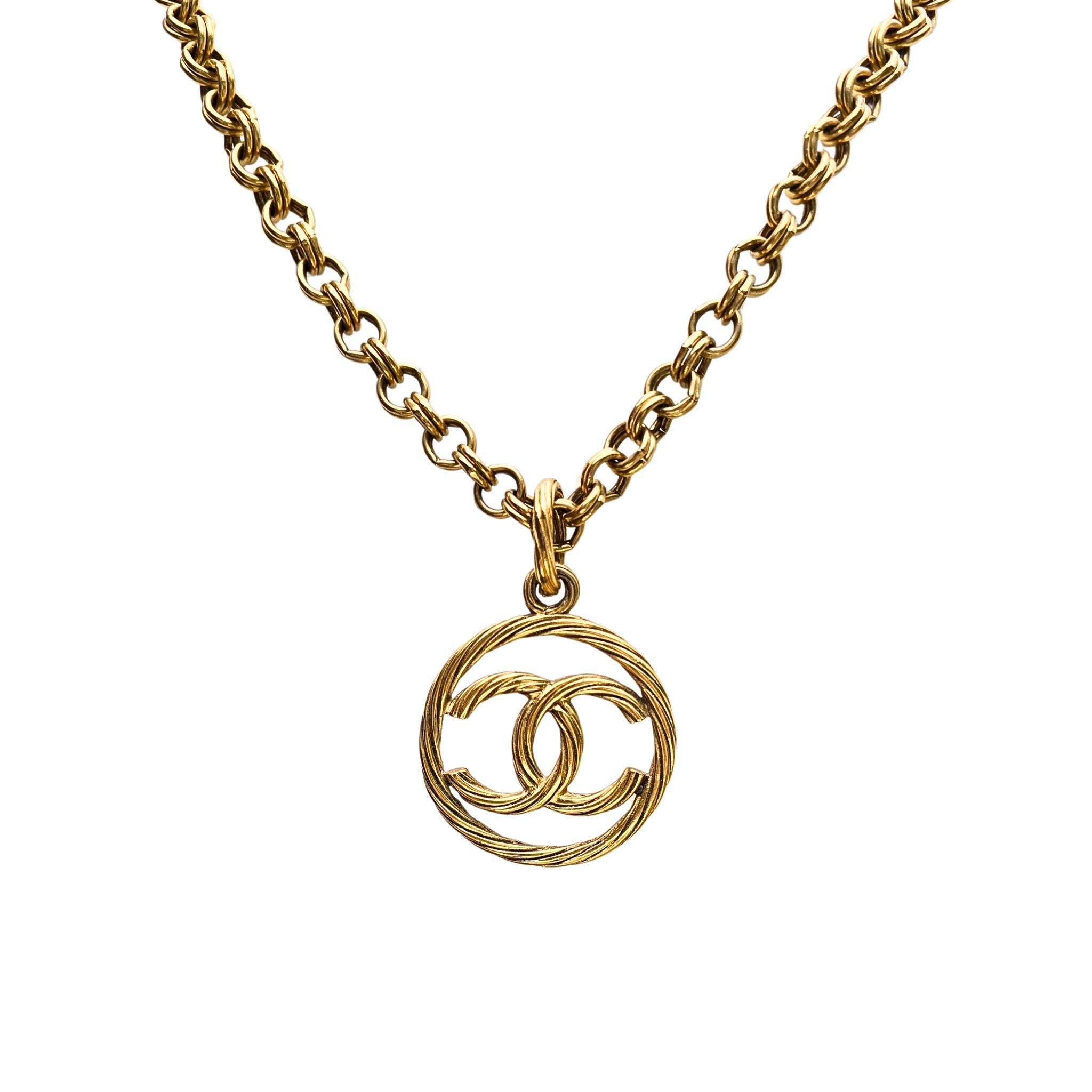 Vintage 1993 Chanel CC Medallion Long Chain Chunky Necklace 24K Gold Plated For Sale 1