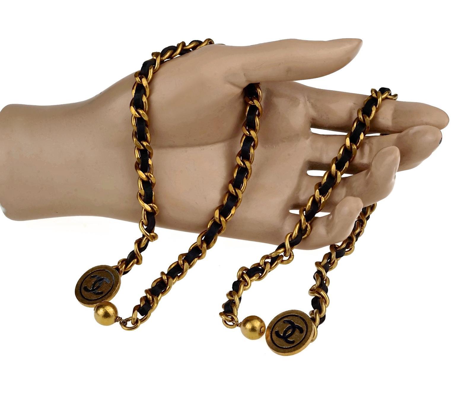 Women's or Men's Vintage 1993 CHANEL Leather Chain CC Medallion Cufflinks Bracelet For Sale