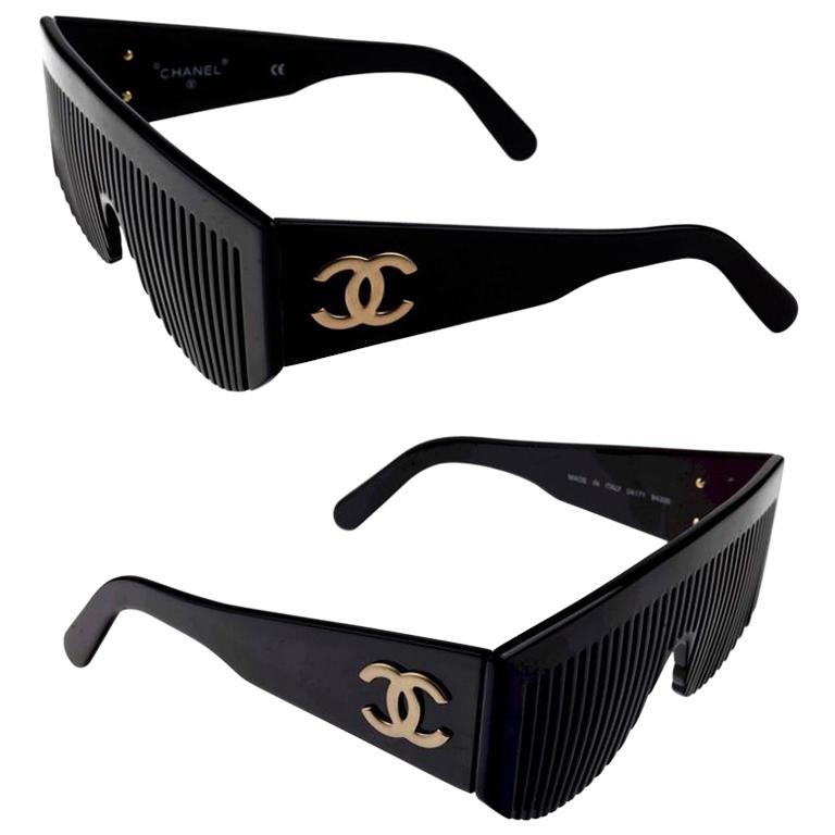Vintage 1993 CHANEL Logo Comb Futuristic Sunglasses As Seen  display picture 3