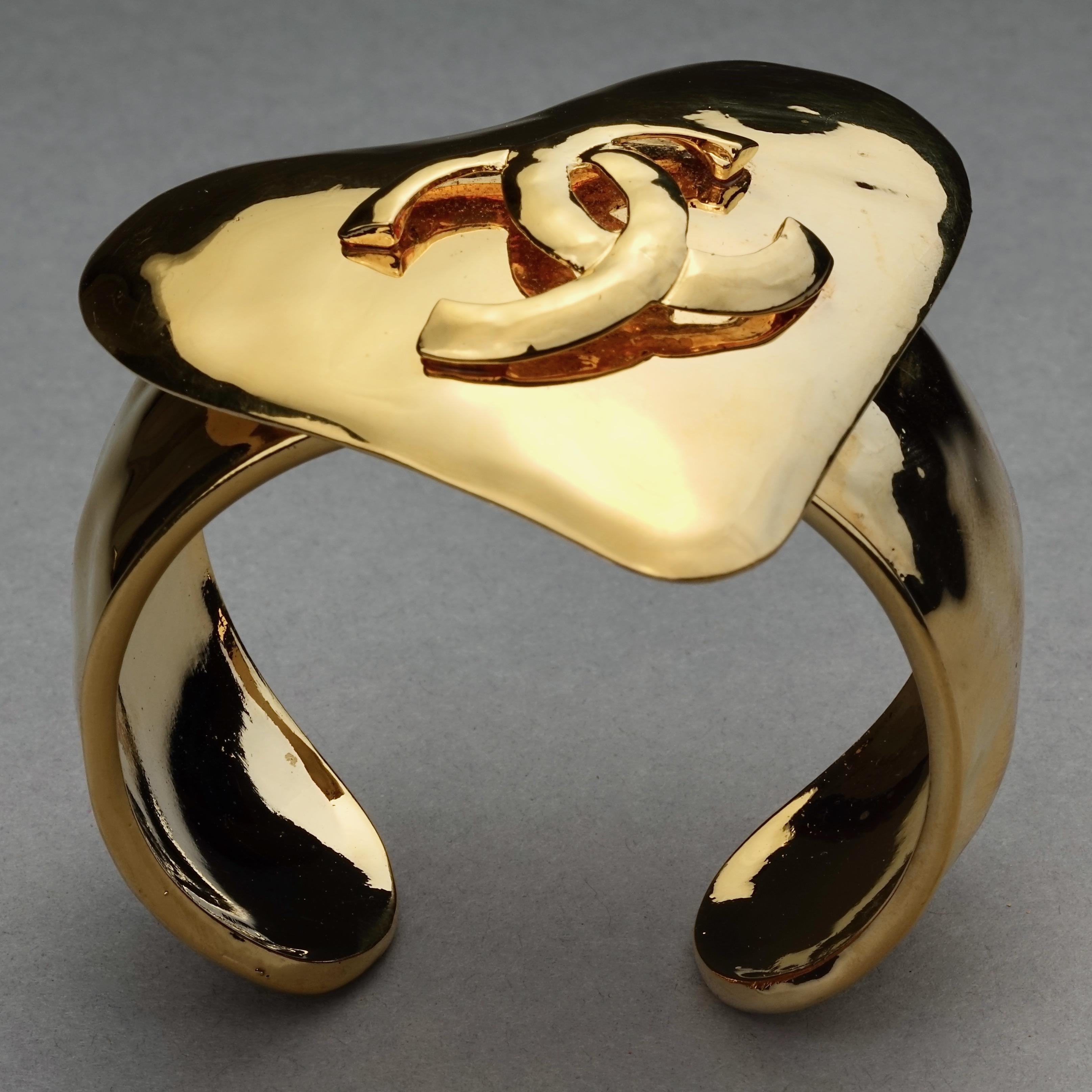 Vintage 1993 CHANEL Logo Heart Cuff Bracelet 5