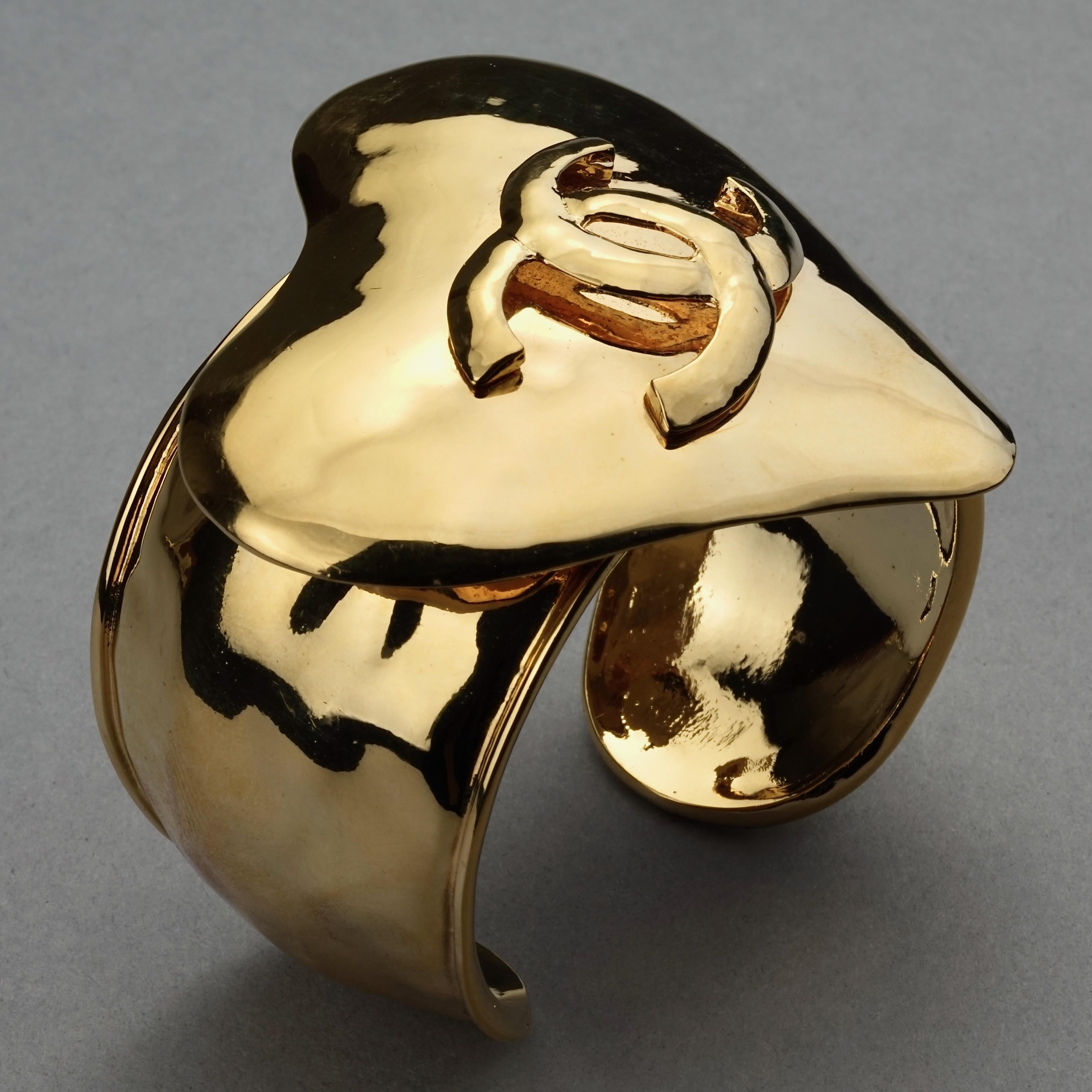 Vintage 1993 CHANEL Logo Heart Cuff Bracelet 6