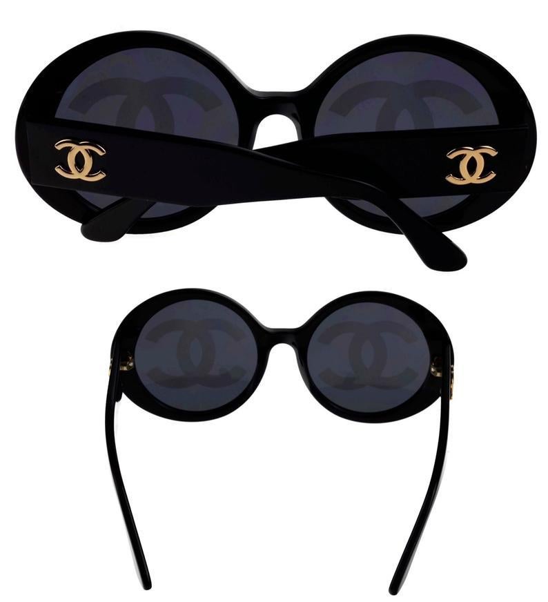 Women's or Men's Vintage 1993 Iconic CHANEL CC Lenses Black Sunglasses
