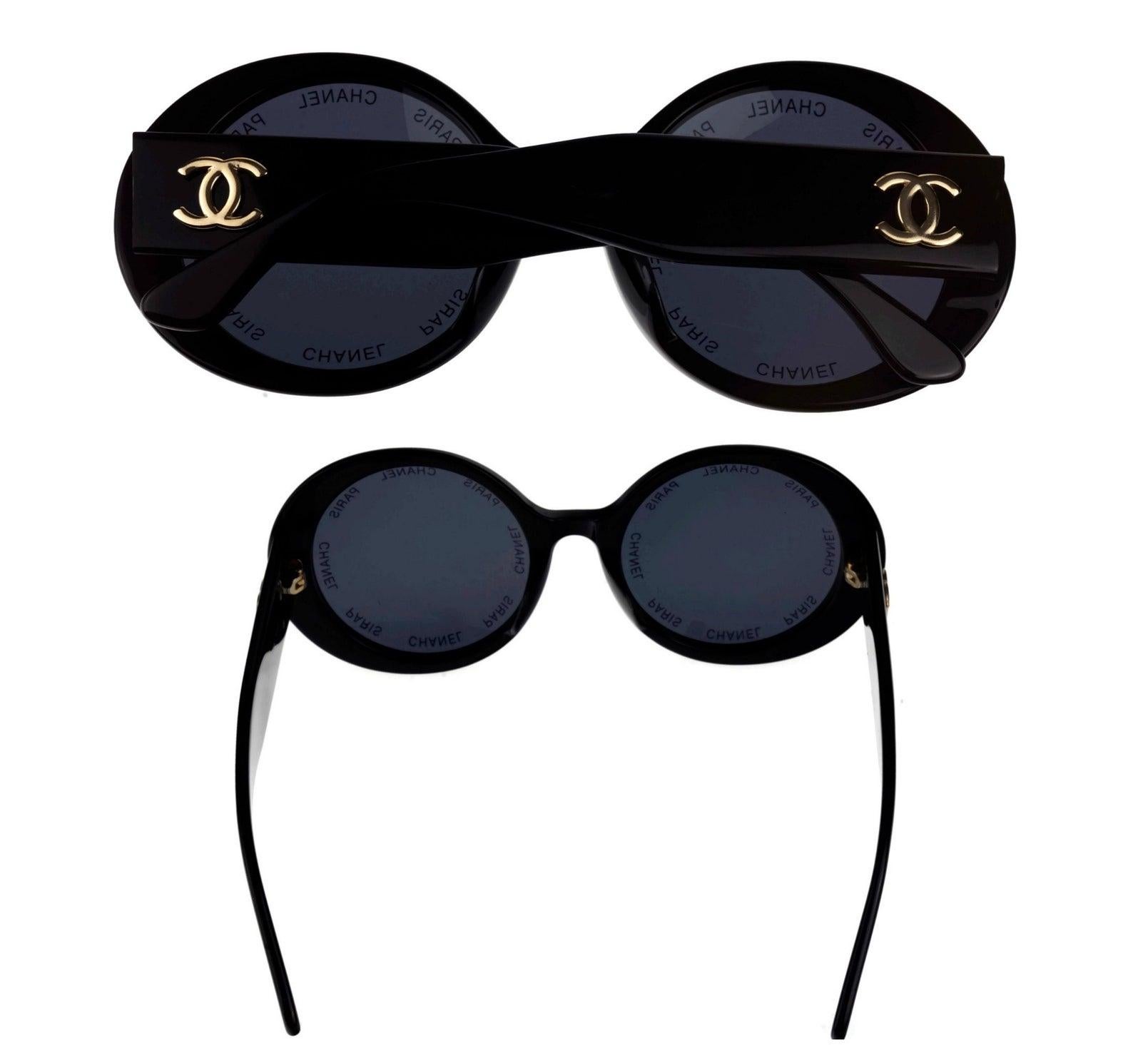 Vintage 1993 Iconic CHANEL PARIS Lens Round Black Sunglasses As Seen On Rihana For Sale 1