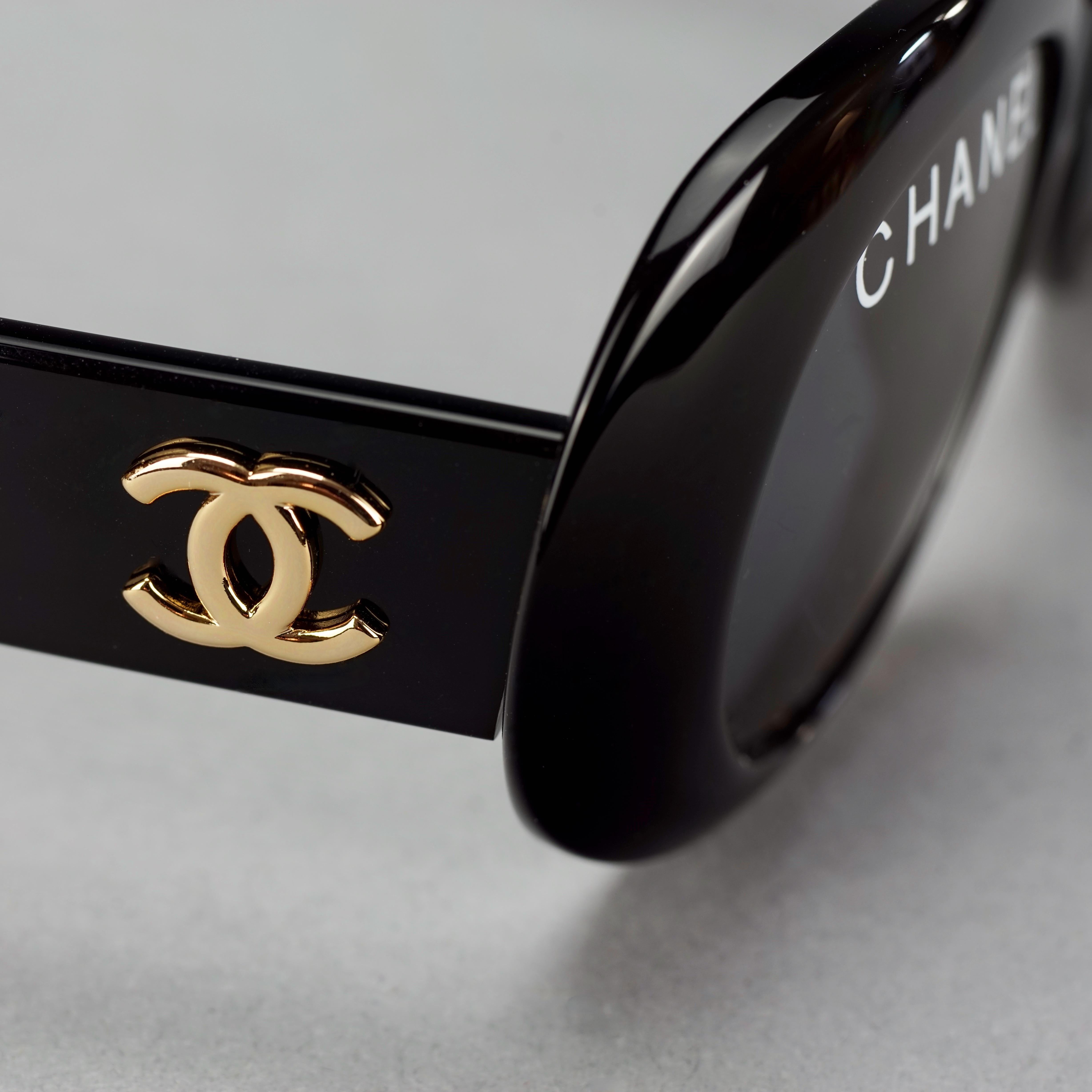 Vintage 1993 Iconic CHANEL PARIS Spelled Black Sunglasses For Sale 4