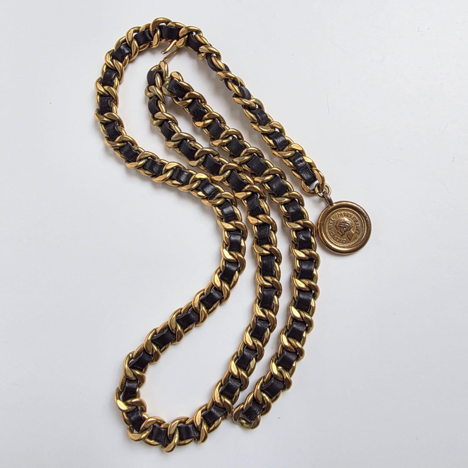 Vintage 1994 Chanel Chunky Leather Entwined Chain Layered Belt en Bueno estado para la venta en Jakarta, Daerah Khusus Ibukota Jakarta