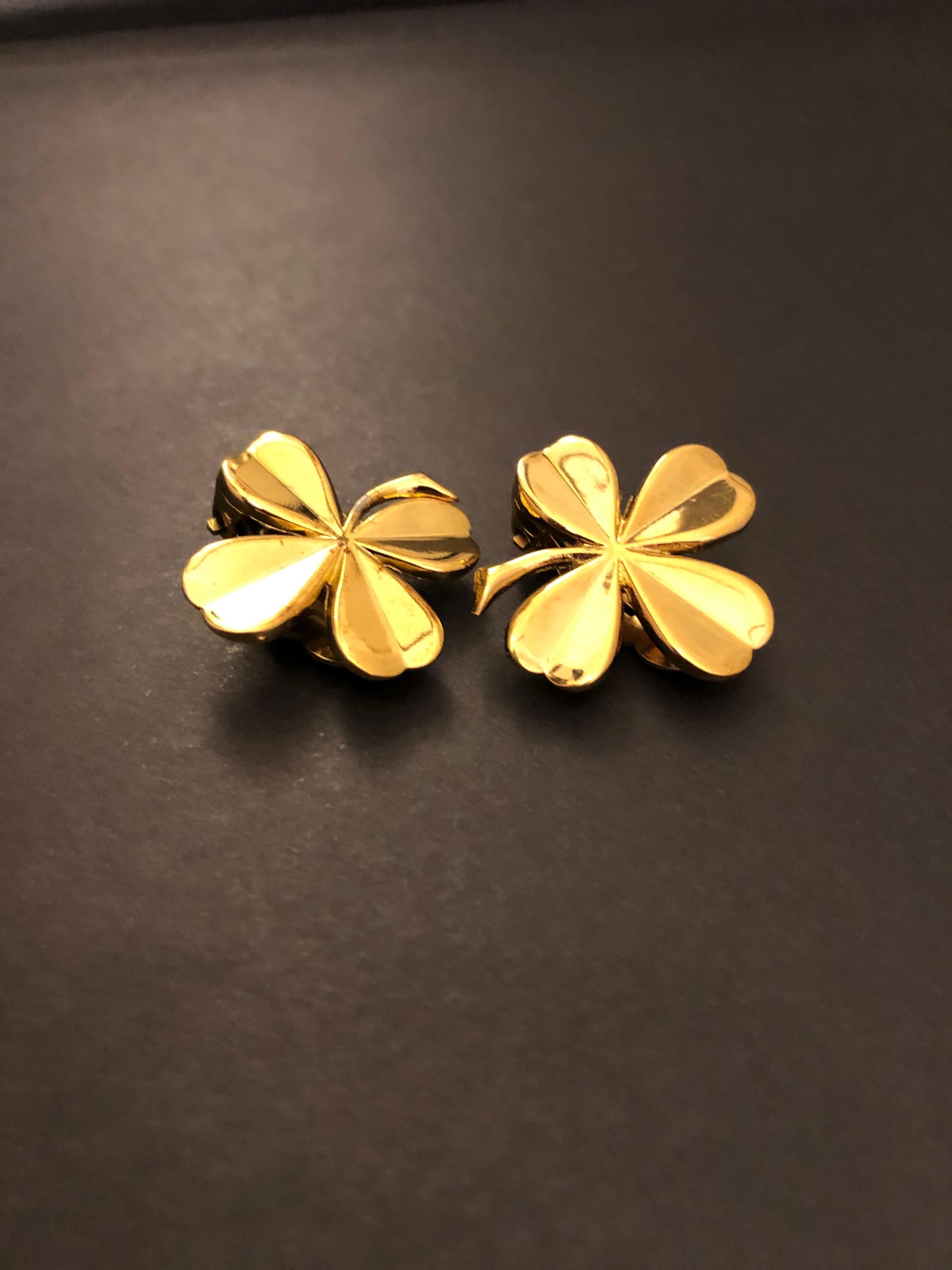 chanel clover earrings