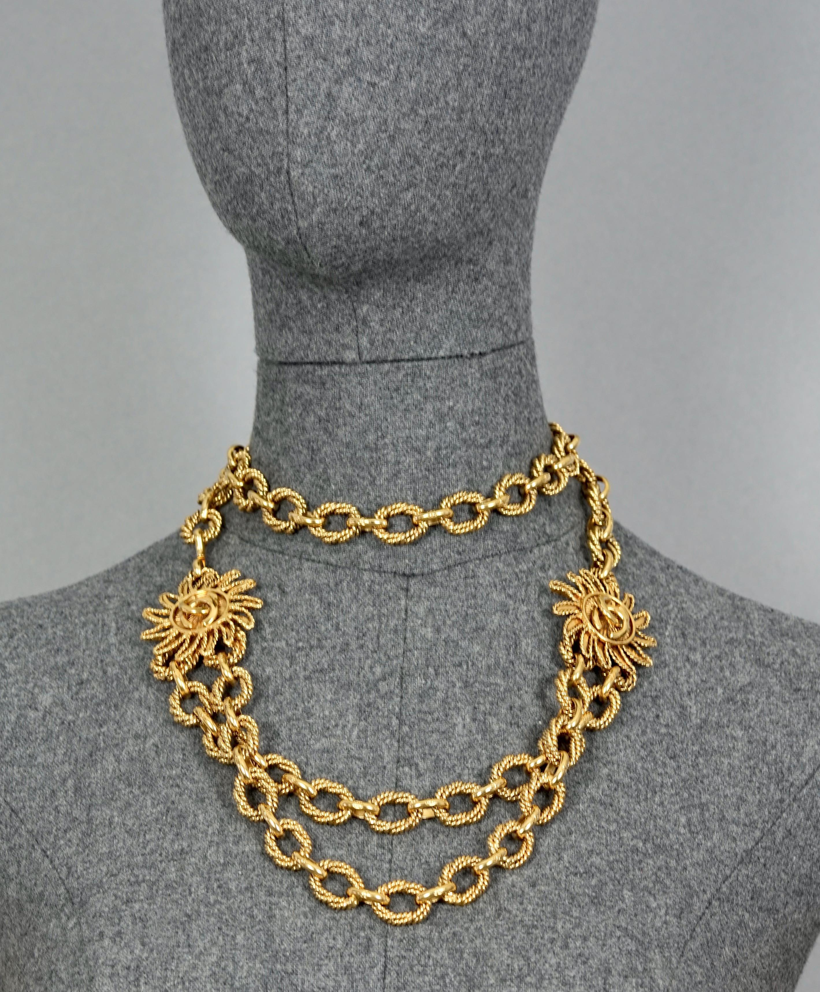 Vintage 1994 CHANEL Logo Medallón Sol Cinturón Charm Marrón en venta