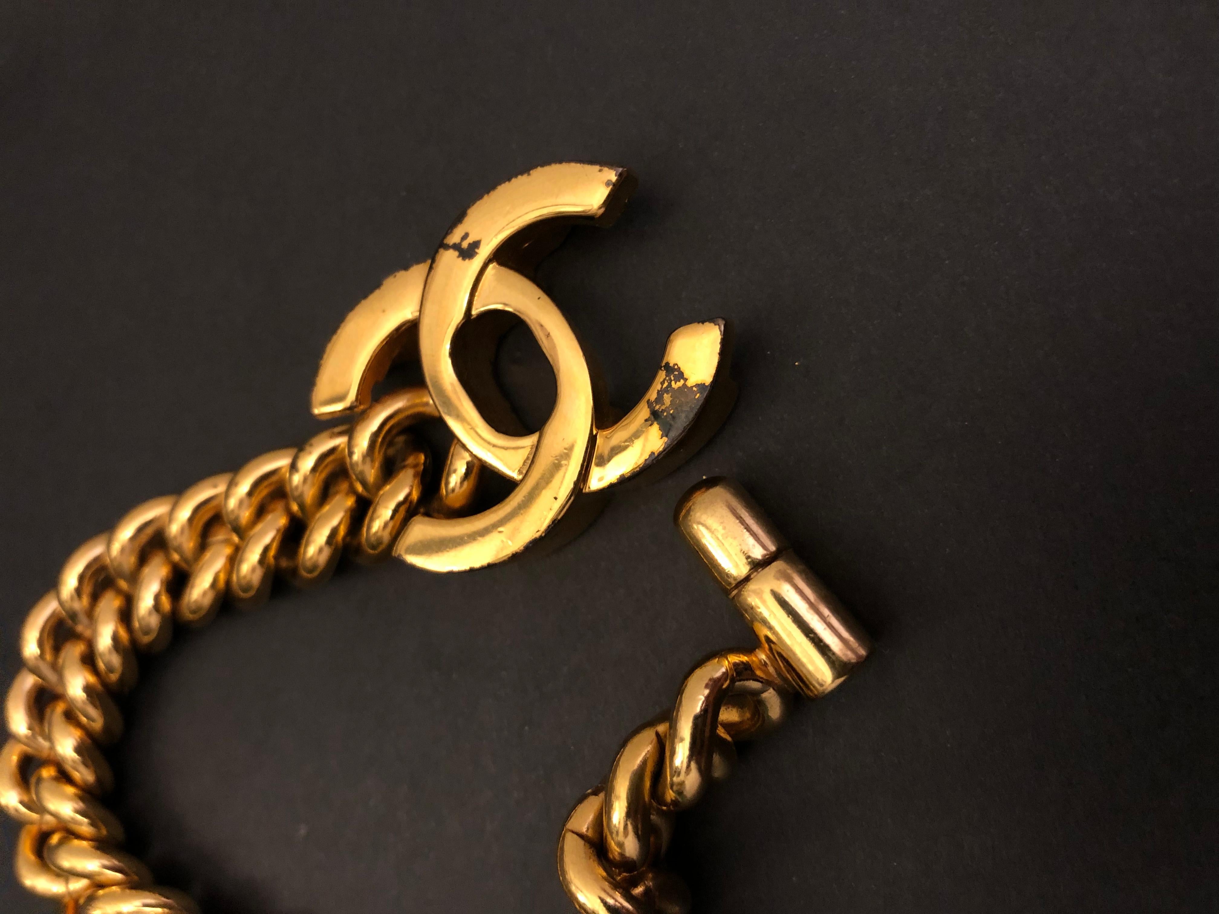 1995 Vintage CHANEL Gold Toned Turnlock Chain Bracelet Turn Lock 2