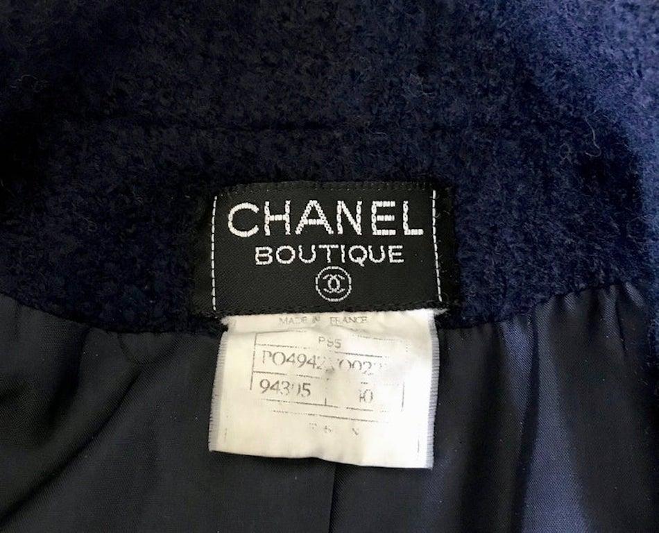 Vintage 1995 CHANEL Navy Blue Tweed Lucky Charm Button Jacket For Sale 1