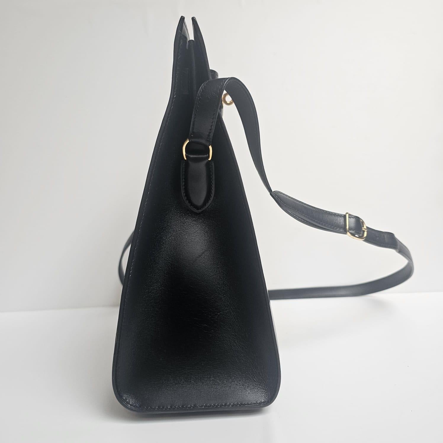 Vintage 1995 Hermes Black Box Leather Kelly Sport MM Bag In Good Condition For Sale In Jakarta, Daerah Khusus Ibukota Jakarta