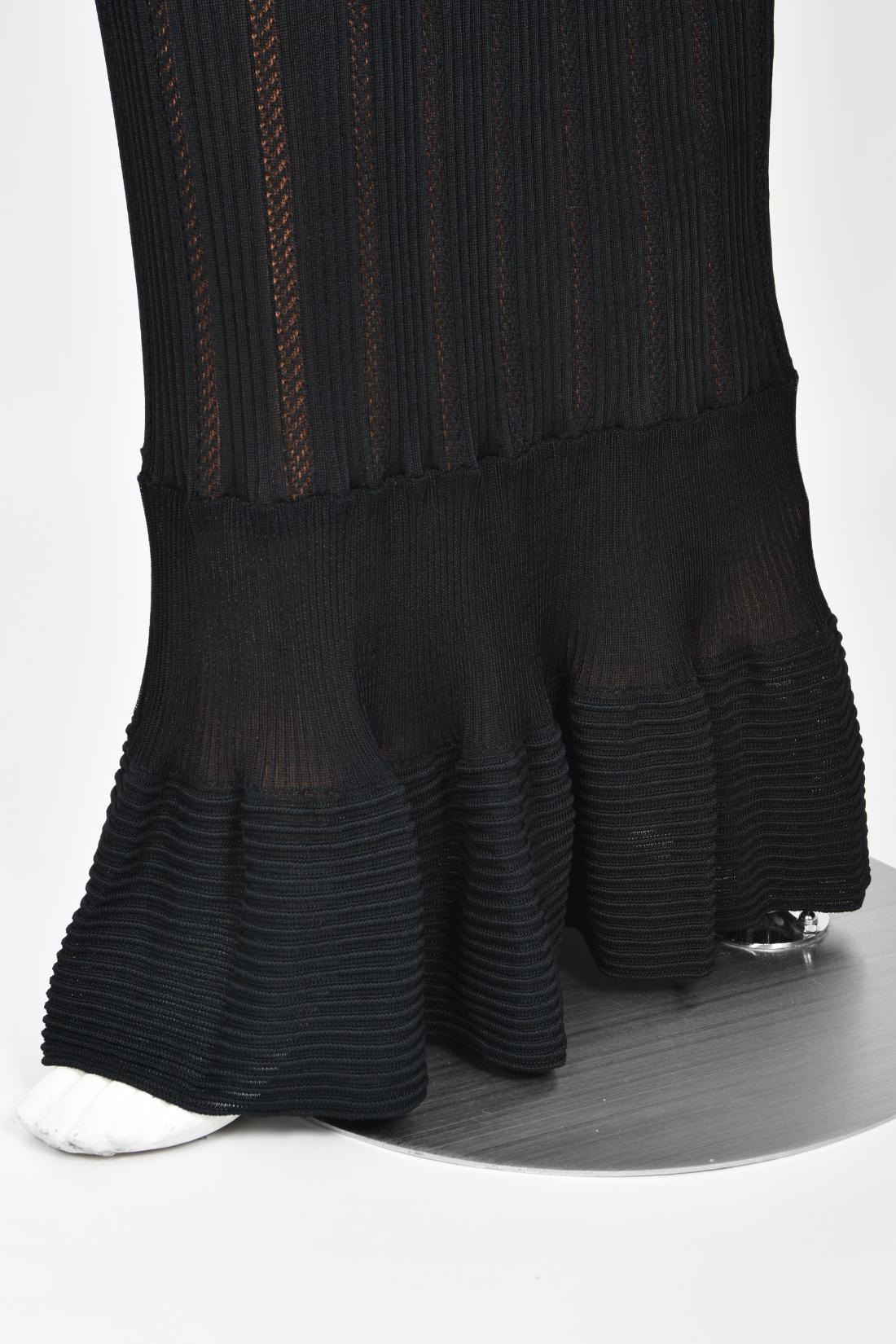 Azzedine Alaia documentée rare robe moulante chair à illusion de transparence en maille, 1996 en vente 7