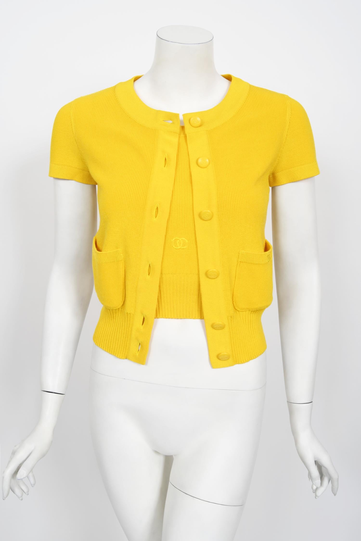 Vintage 1996 Chanel by Karl Lagerfeld Runway Yellow Knit Cropped Sweater Set  In Good Condition In Beverly Hills, CA