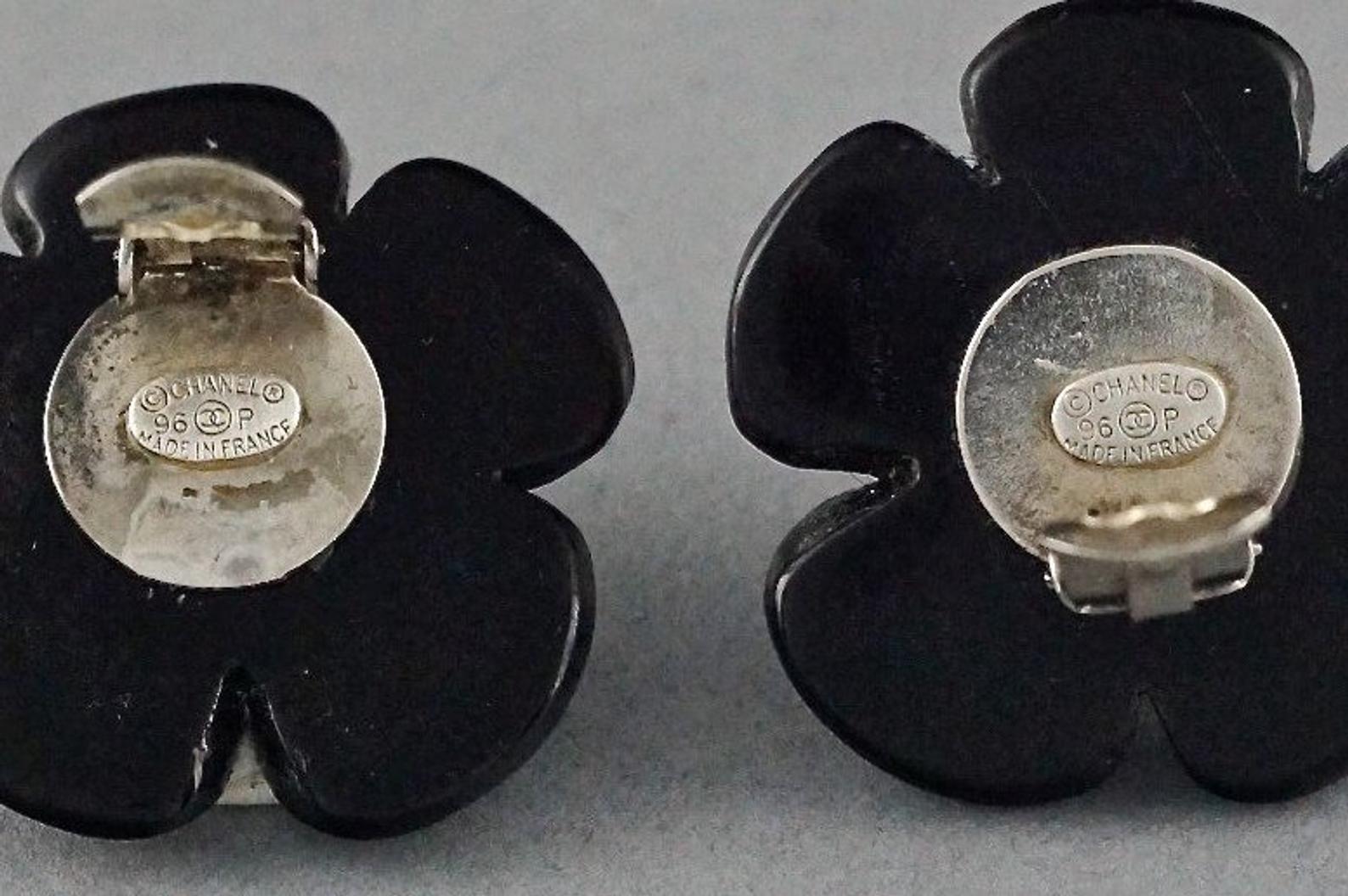 Vintage 1996 CHANEL Logo Black Flower Resin Pop Earrings 3