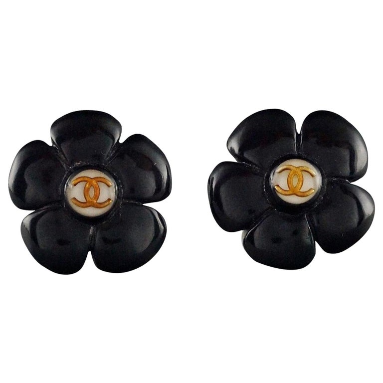 Vintage 1996 CHANEL Logo Black Flower Resin Pop Earrings