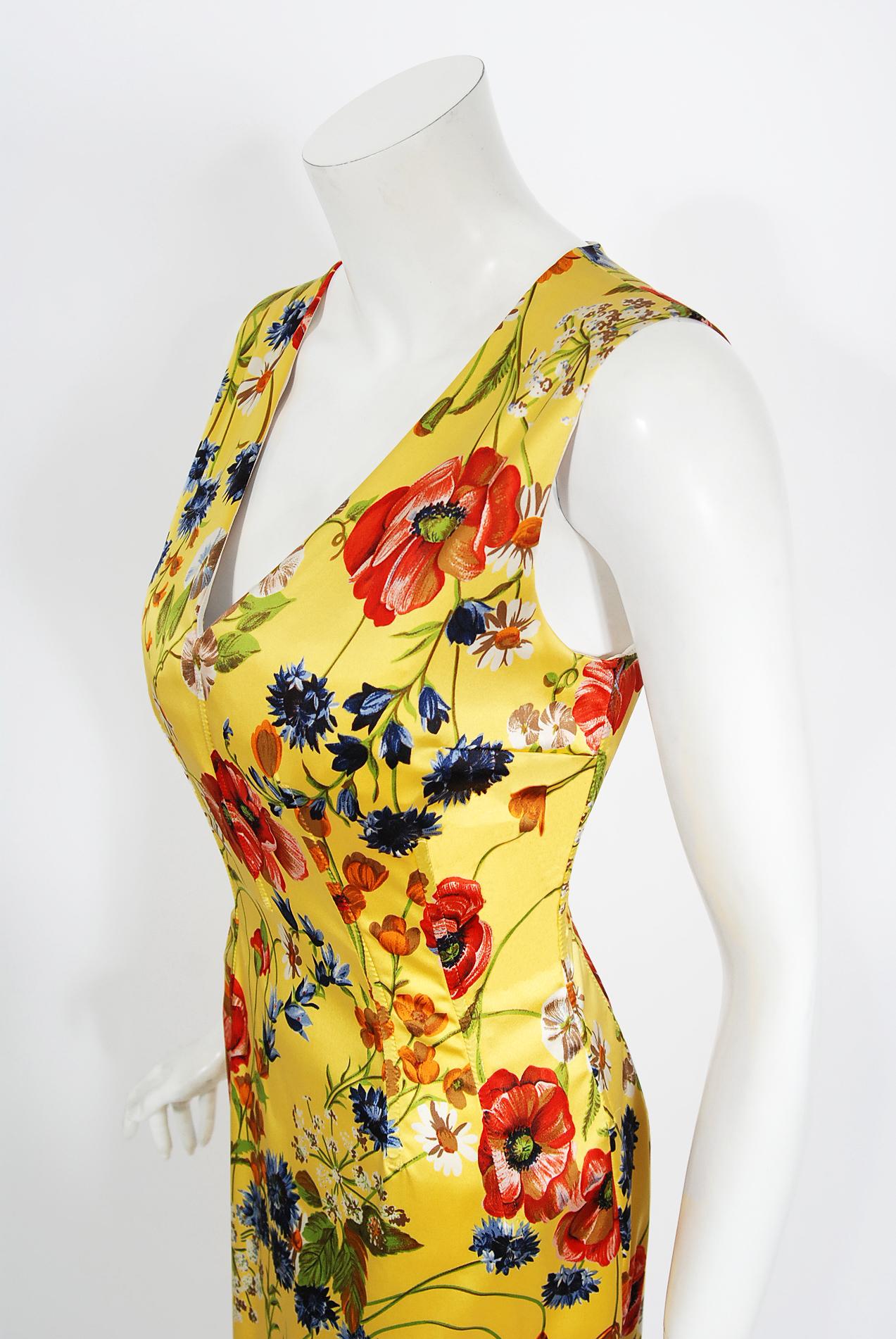 Vintage 1999 Dolce & Gabbana Yellow Floral Stretch Silk Boned Hourglass Gown In Good Condition In Beverly Hills, CA