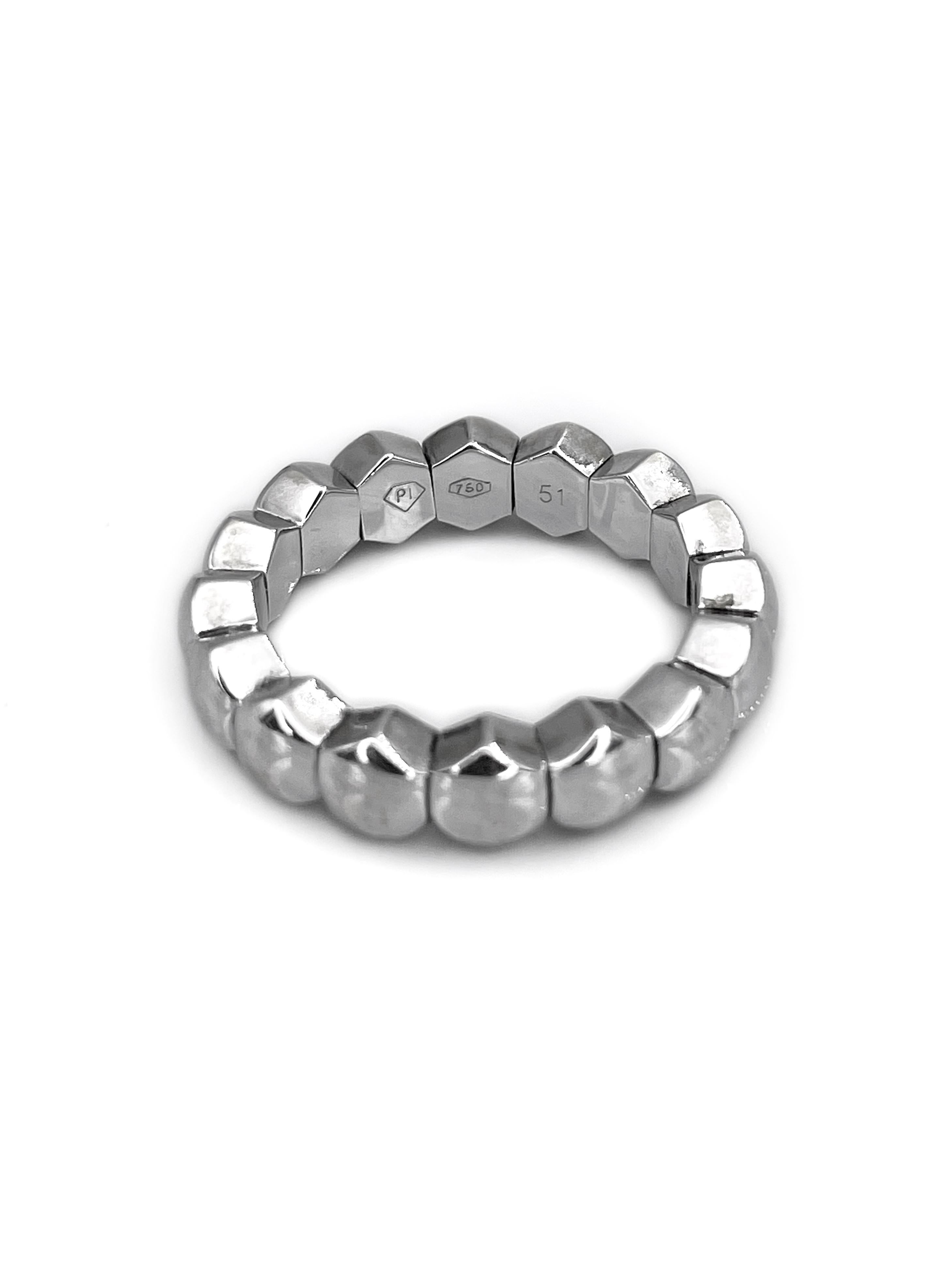 Vintage 1996 Piaget 18 Karat White Gold Hexagonal Eternity Band Ring In Good Condition In Vilnius, Vilniaus apskr.