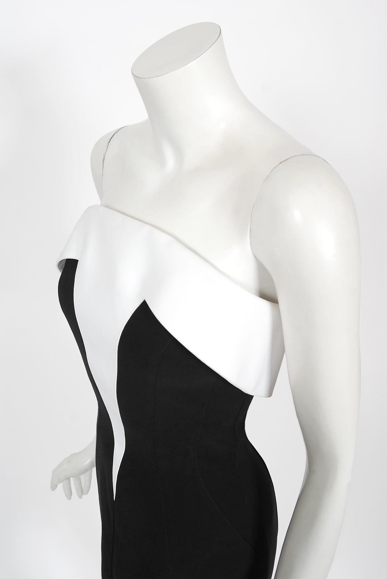 Gray 1996 Thierry Mugler Couture Archival Black White Futuristic Strapless Mini Dress For Sale