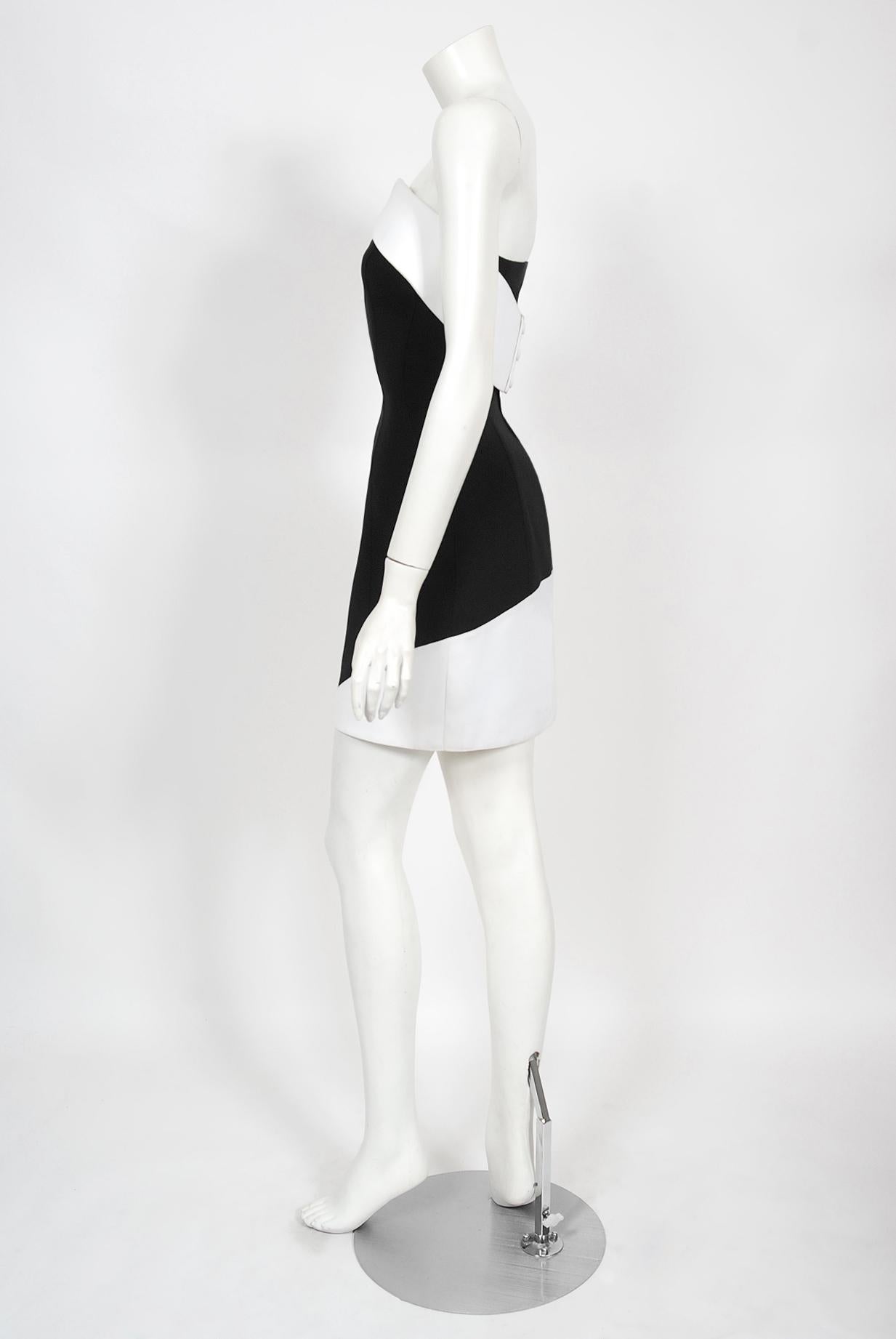 Women's 1996 Thierry Mugler Couture Archival Black White Futuristic Strapless Mini Dress For Sale