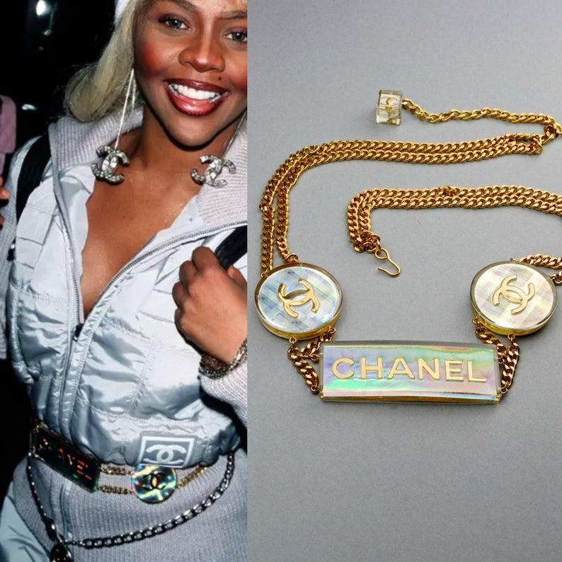 Vintage 1997 CHANEL Logo Holographic Iridescent Lucite Belt

Measurements:
Bar Plate: 1.37 inches (3.5 cm)
Medallions: 1.96 inches (5 cm)
Wearable Length: 31.88 inches (81 cm) to 39.37 inches (100 cm)

As seen on L'il Kim, the Queen of