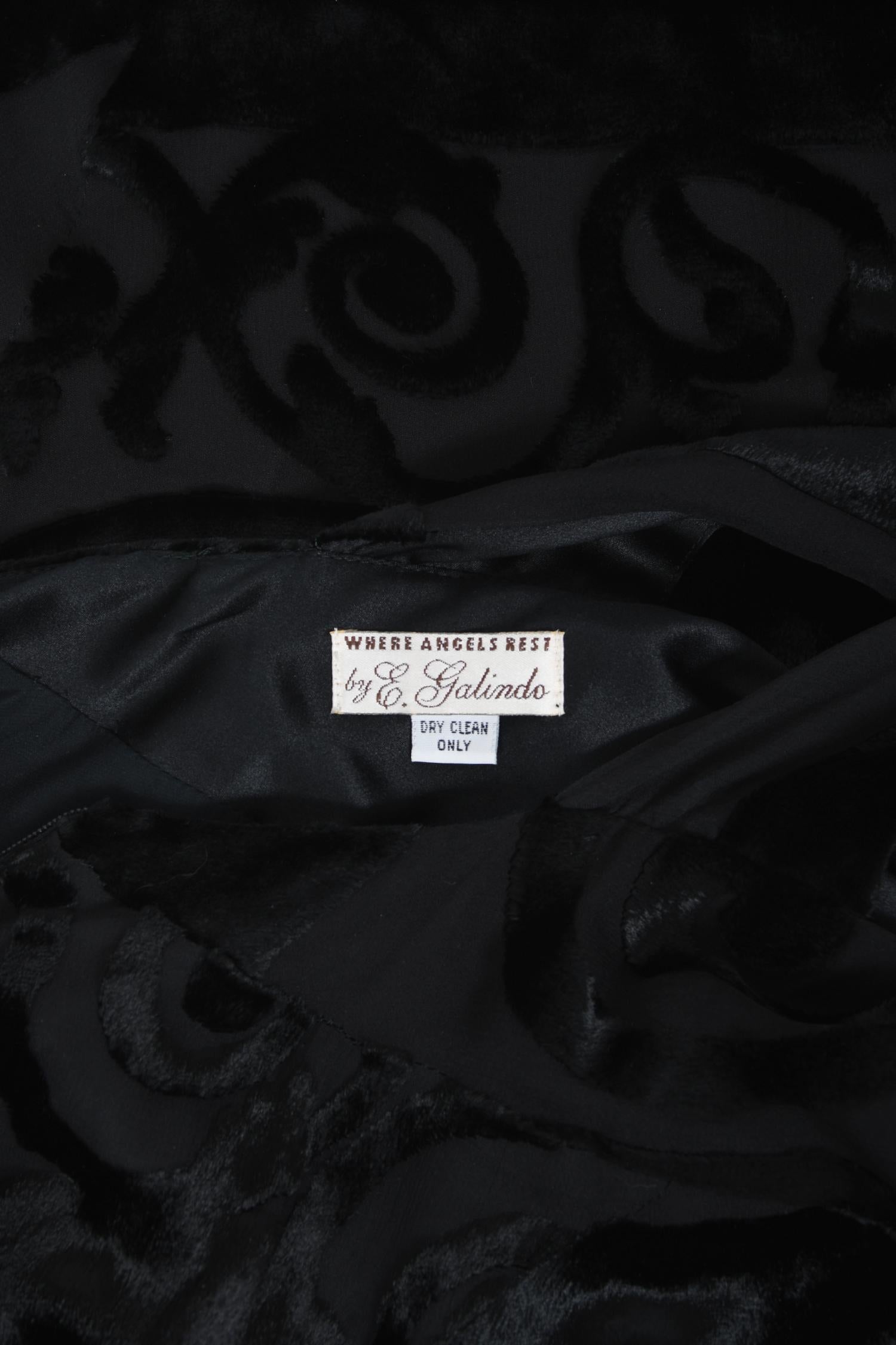 Vintage 1997 Galindo Couture Robe à traîne en velours Devoré noir coupé en biais et dos nu  9