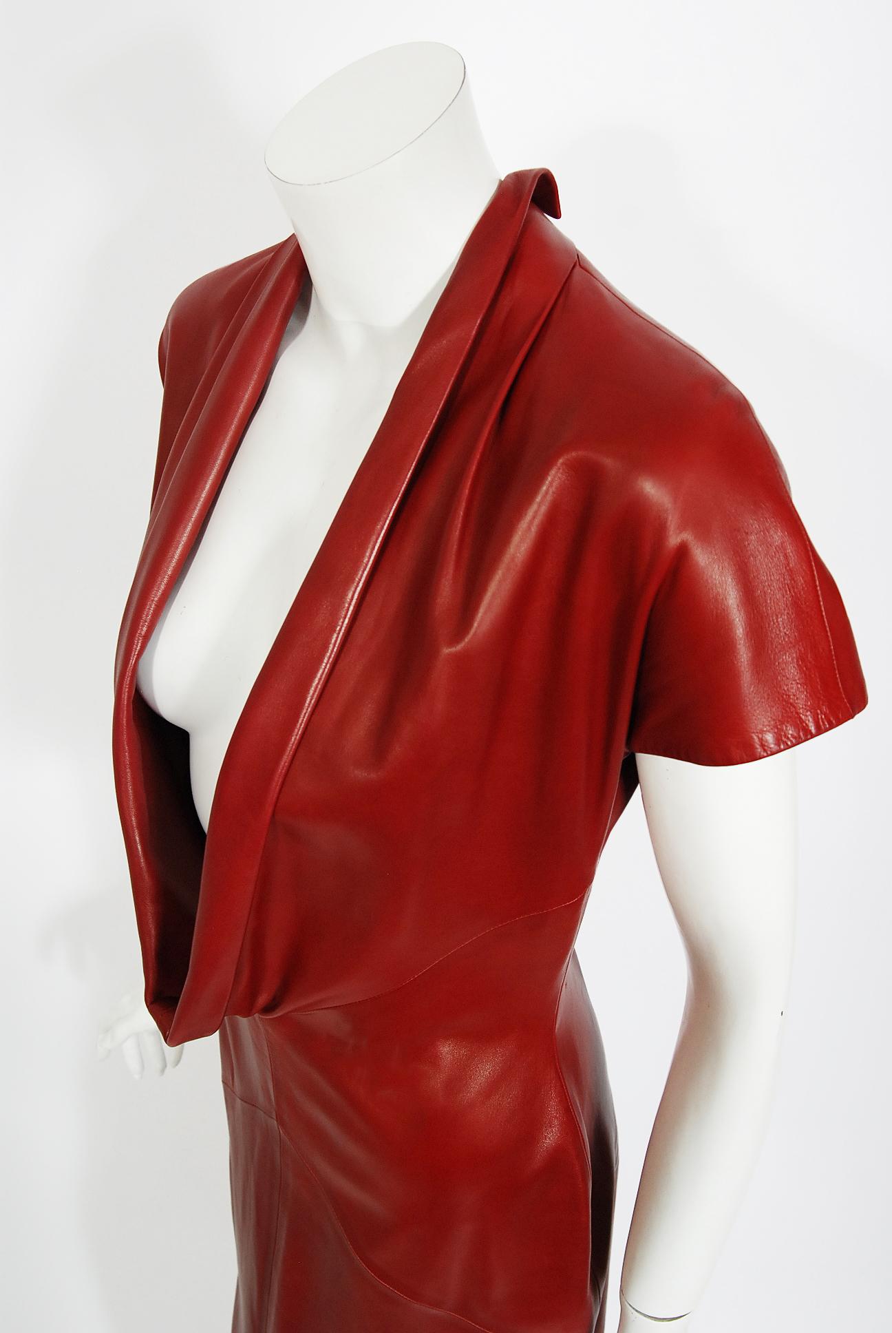 De las mujeres Vintage 1998 Alexander McQueen Para Givenchy Pasarela Vestido de cuero rojo de tiro bajo