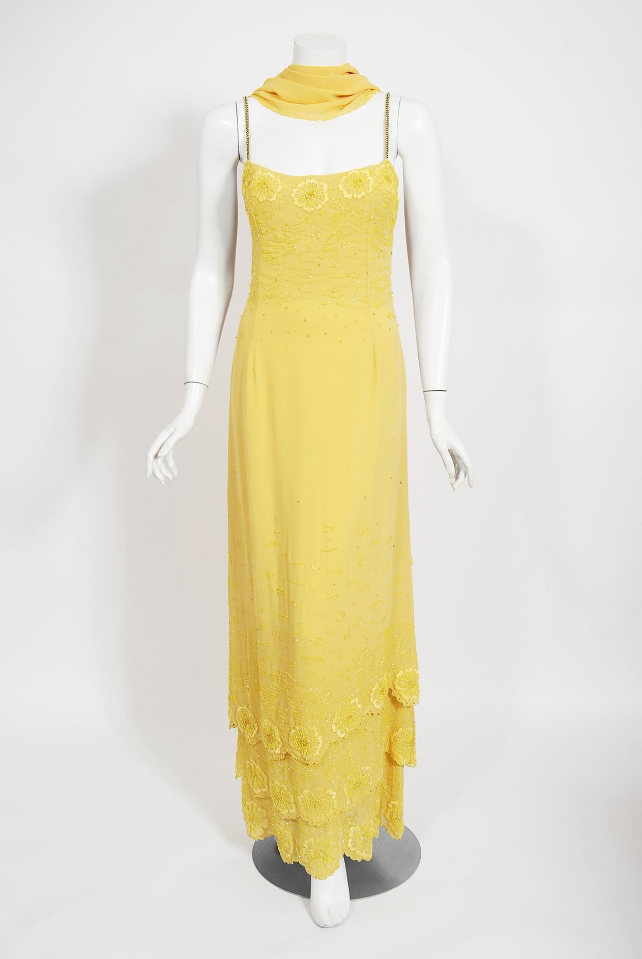 Vintage 1998 Versace Couture Beaded Yellow Silk Chiffon Hourglass Gown & Wrap In Good Condition In Beverly Hills, CA