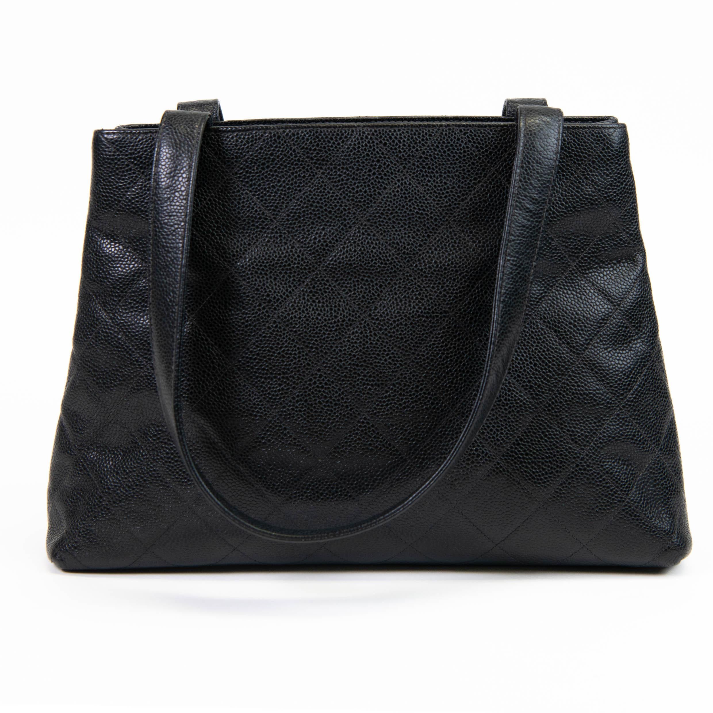 Chanel vintage 1999 Bolso clásico de piel de caviar acolchada negra Negro