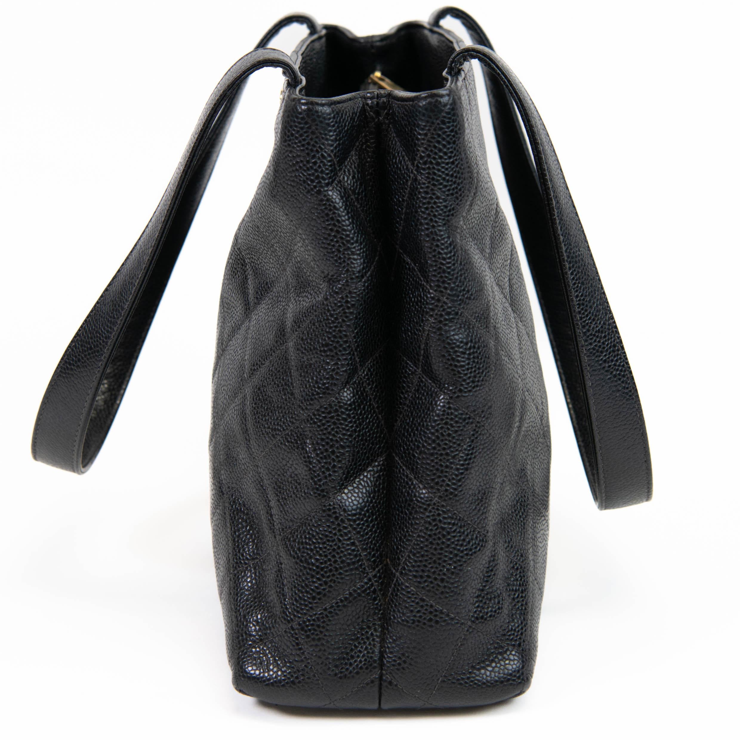 Femenino o masculino Chanel vintage 1999 Bolso clásico de piel de caviar acolchada negra