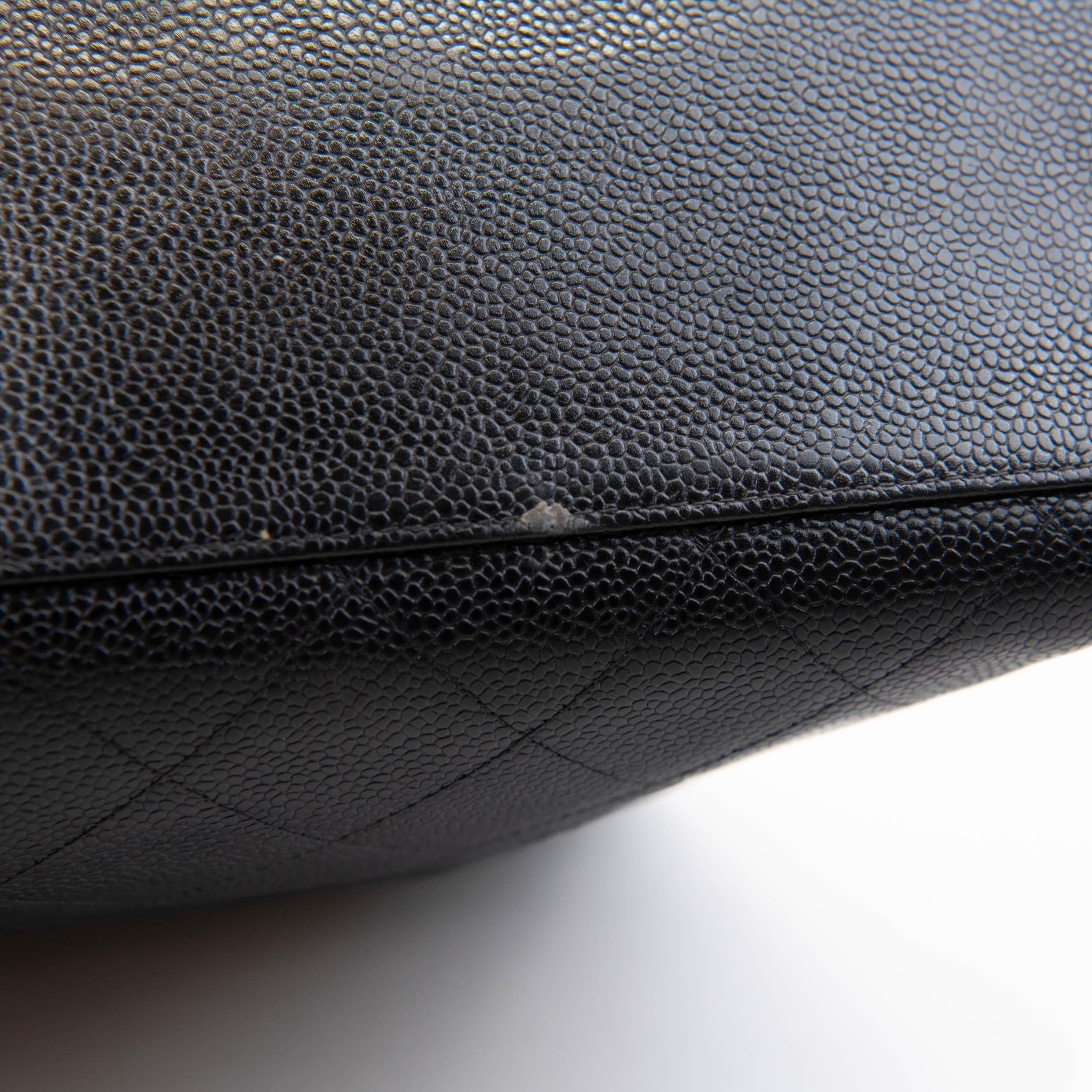 Chanel vintage 1999 Bolso clásico de piel de caviar acolchada negra 2