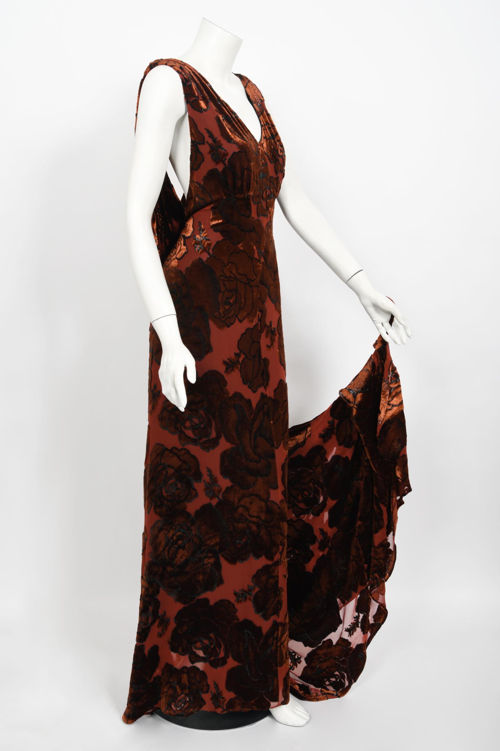 Vintage 1999 Galindo Couture Metallic Amber Devoré Velvet Bias-Cut Trained Gown For Sale 7