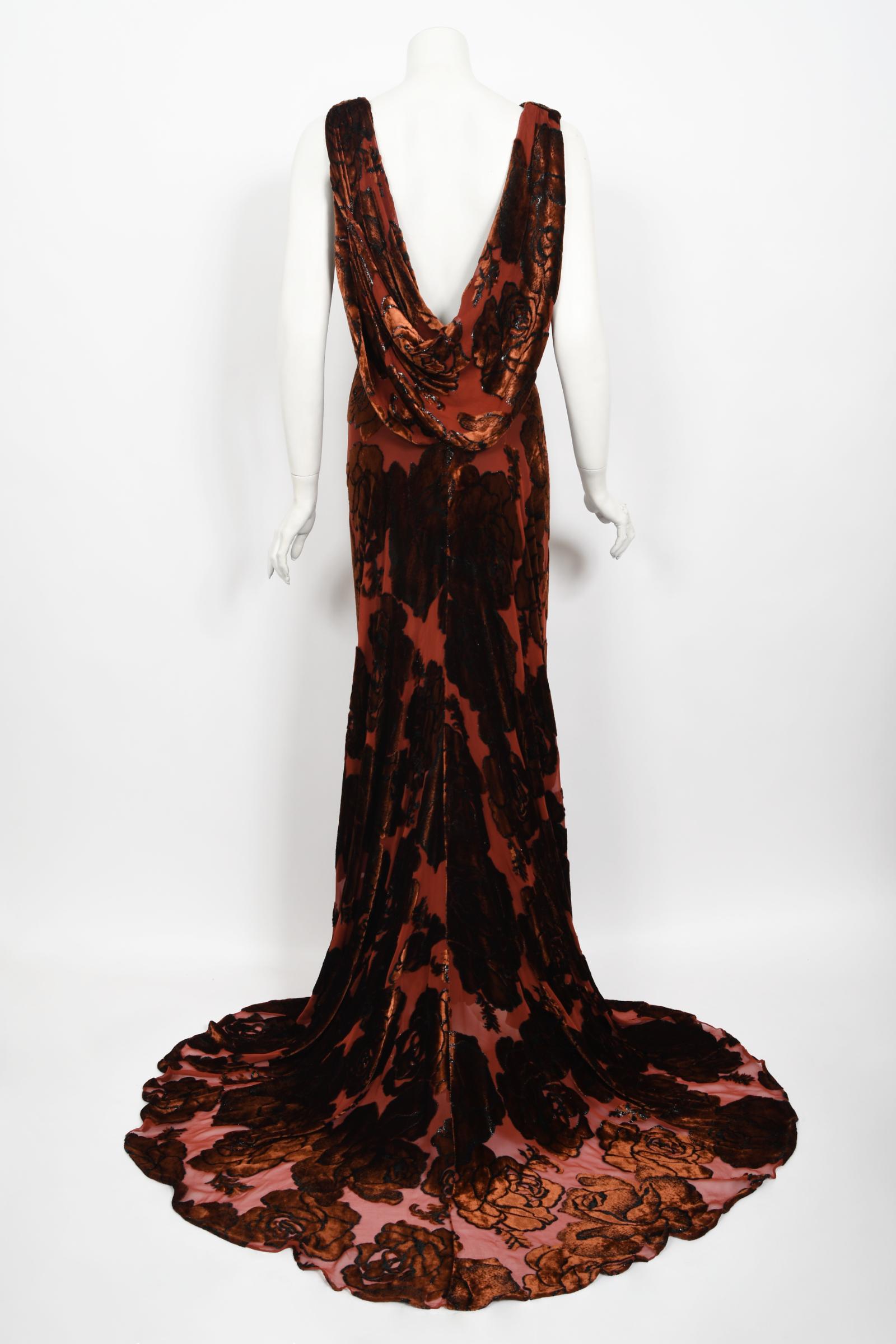 Vintage 1999 Galindo Couture Metallic Amber Devoré Velvet Bias-Cut Trained Gown For Sale 10