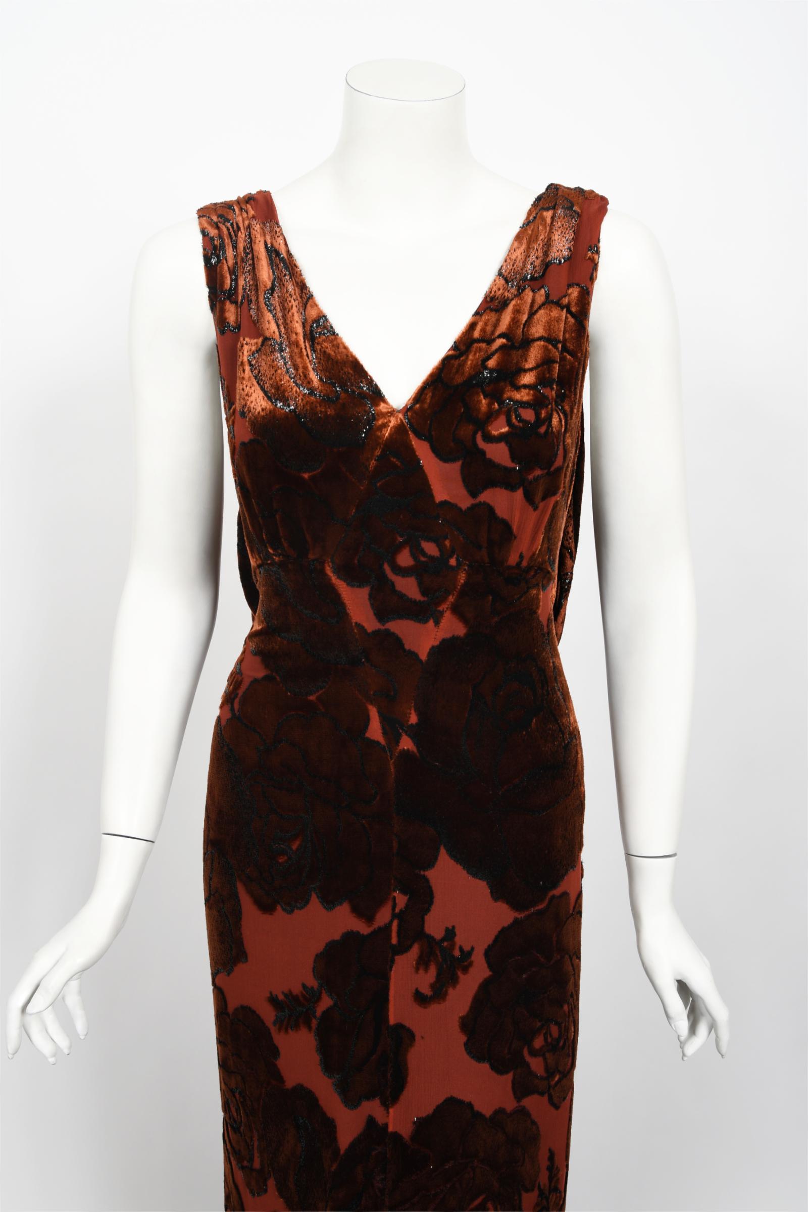 Vintage 1999 Galindo Couture Metallic Amber Devoré Velvet Bias-Cut Trained Gown For Sale 1