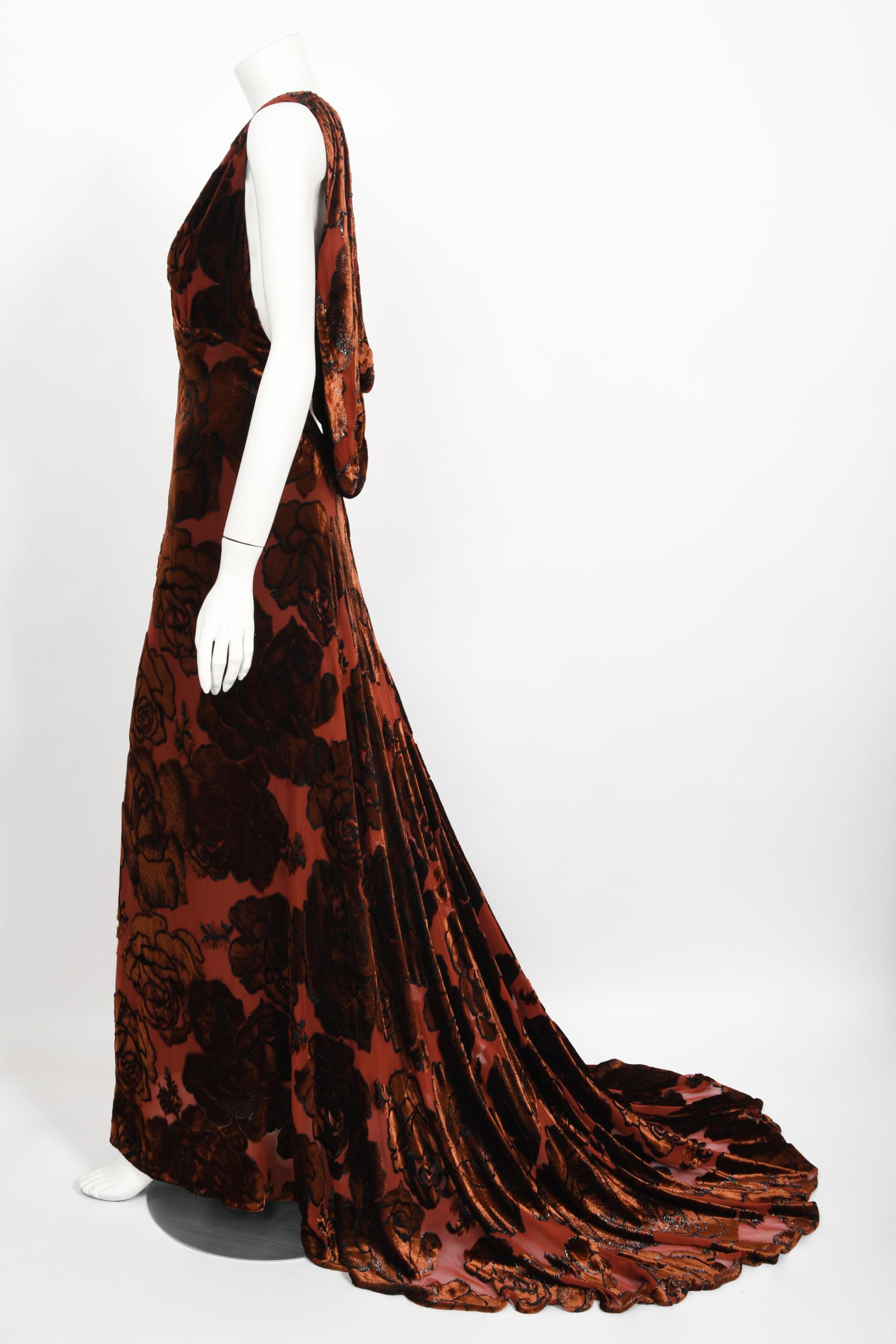 Vintage 1999 Galindo Couture Metallic Amber Devoré Velvet Bias-Cut Trained Gown For Sale 4