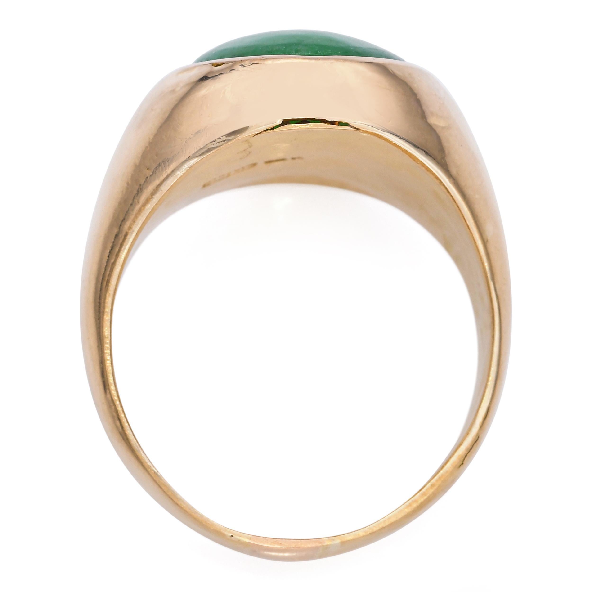 Anello da uomo vintage in oro giallo 19k con giada verde In condizioni buone in vendita a New York, NY