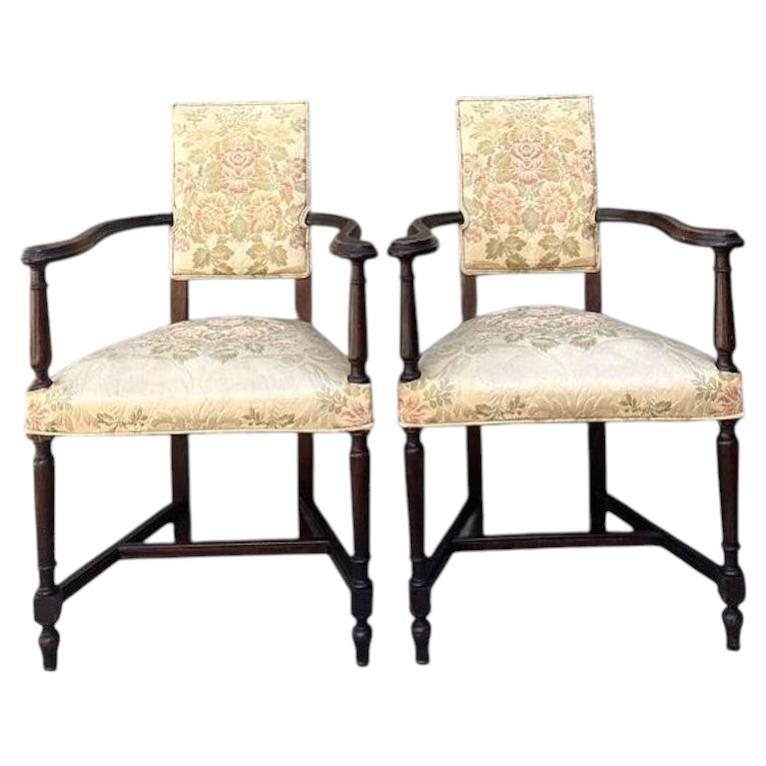 Vintage 19th Century Carved Arm Chairs - A Pair en vente