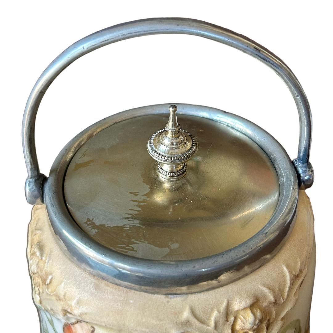 XIXe siècle Vintage 19ème siècle Royal Bonn Biscuit Barrel en vente