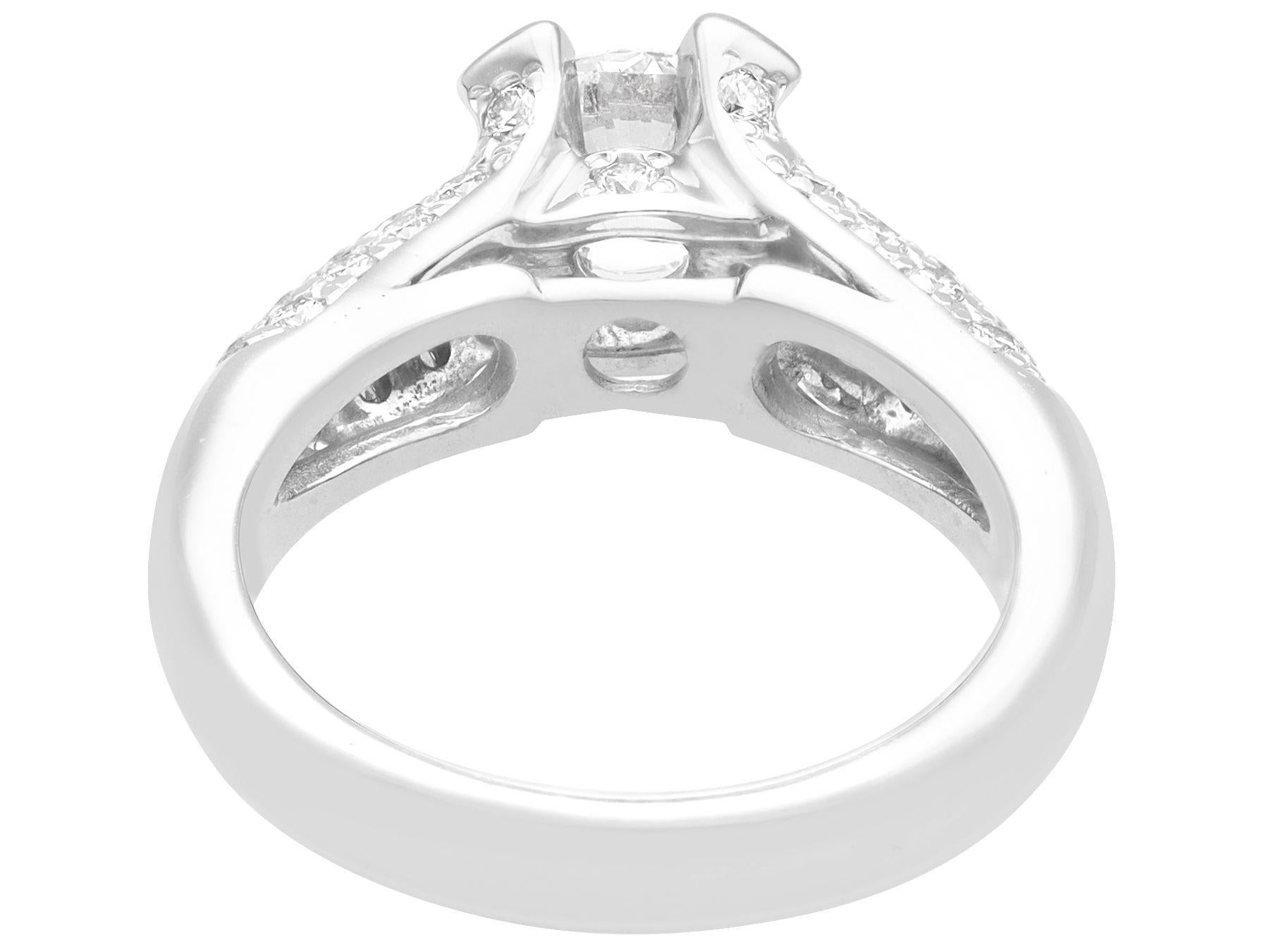 Round Cut Vintage 1ct Diamond and 18k White Gold Solitaire Ring Circa 1980 For Sale