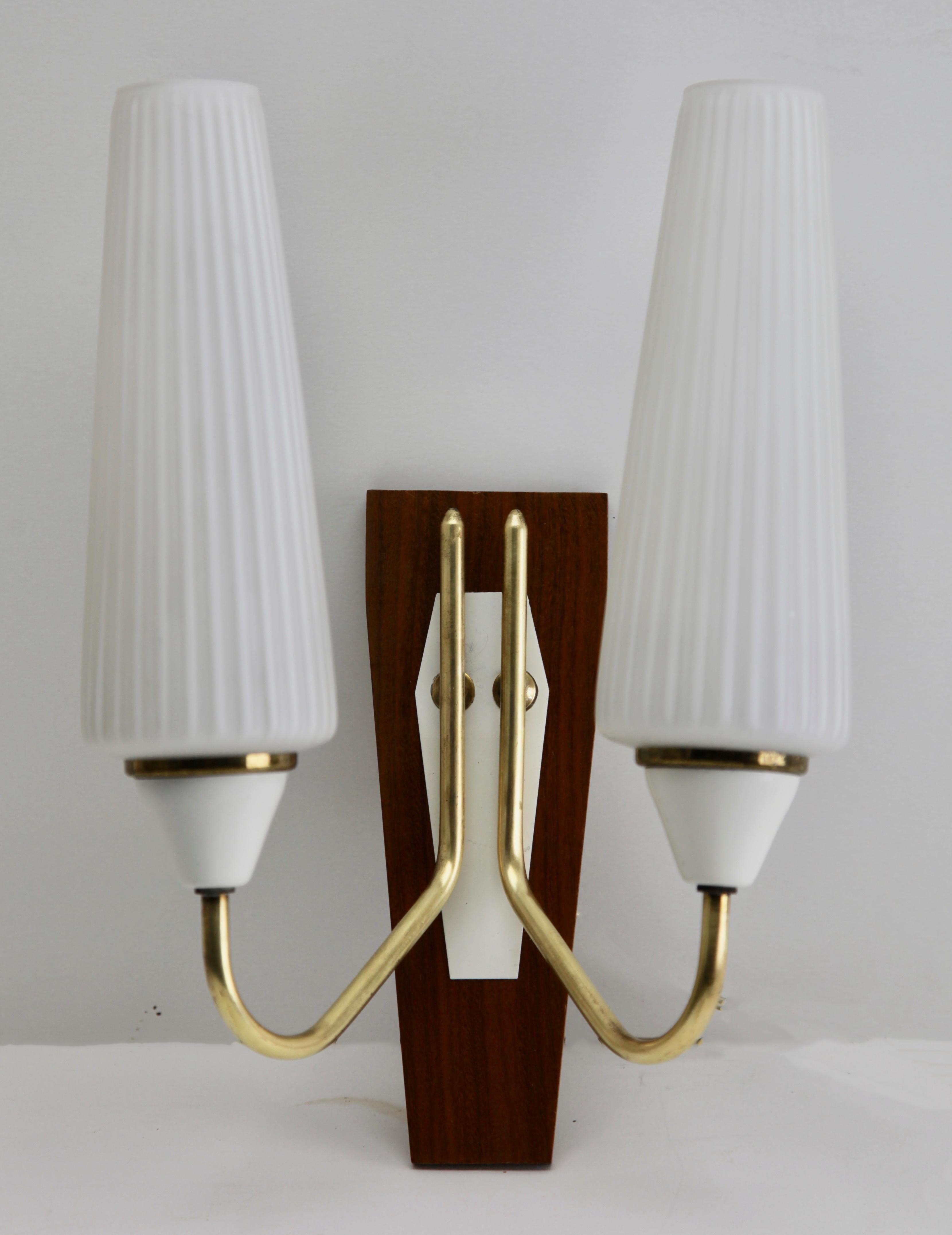 Mid-Century Modern Vintage 2 Arms Wall Mount Lamp in the Style of Stilnovo, Italian, 1960s