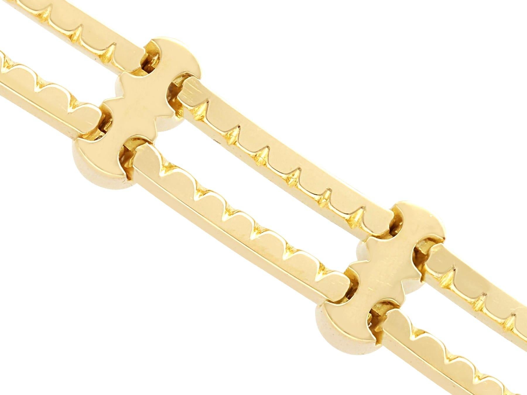 Vintage 2 Carat Diamond and Yellow Gold Bracelet For Sale 1
